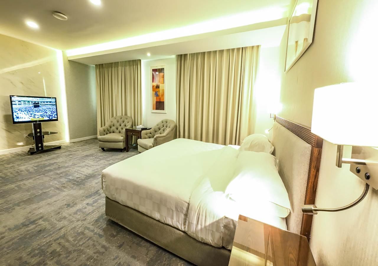 Deluxe Room 1 King