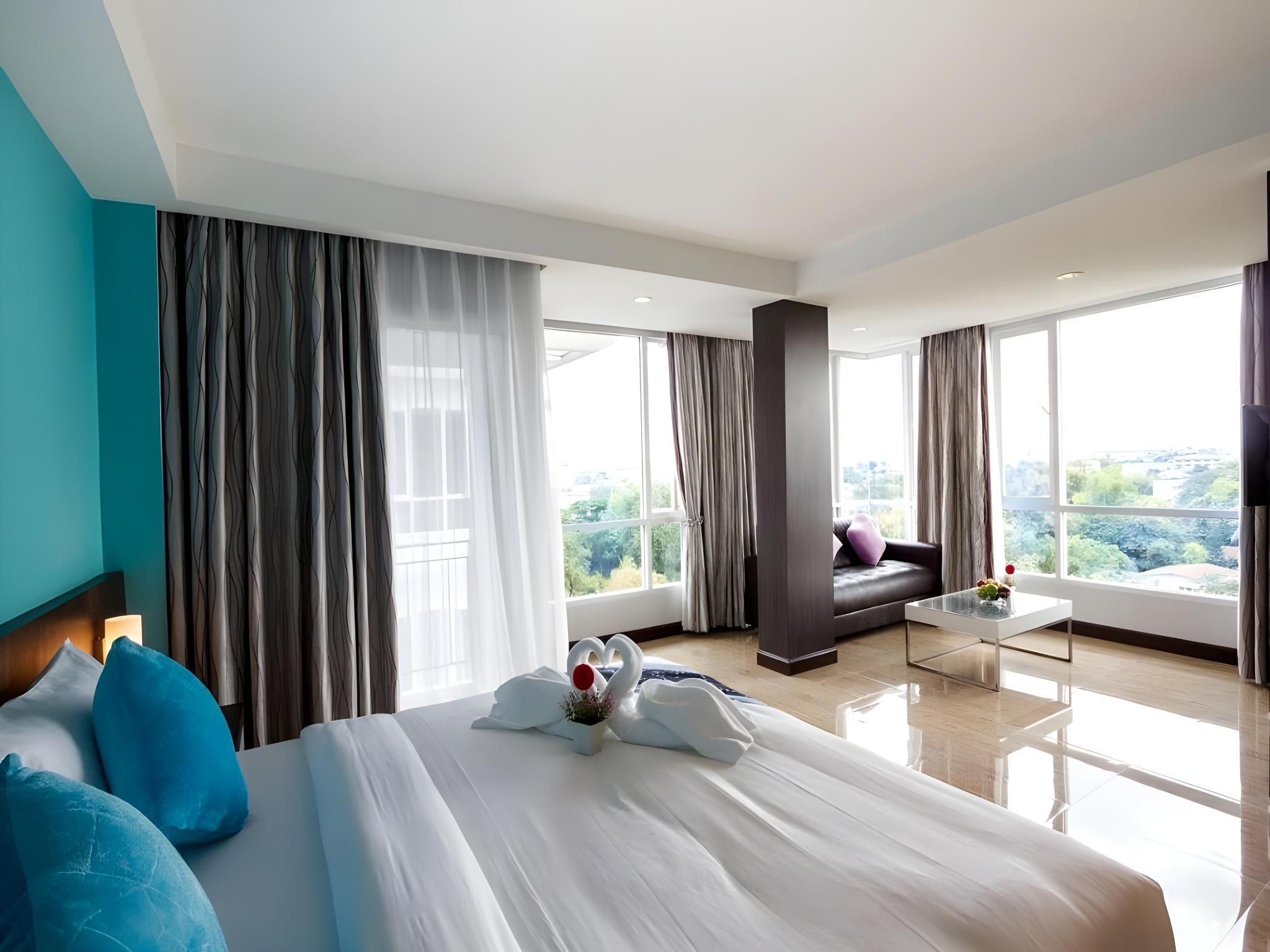 Deluxe King Bed