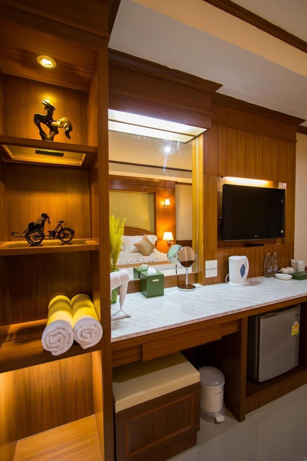 Standard Twin Bed Room