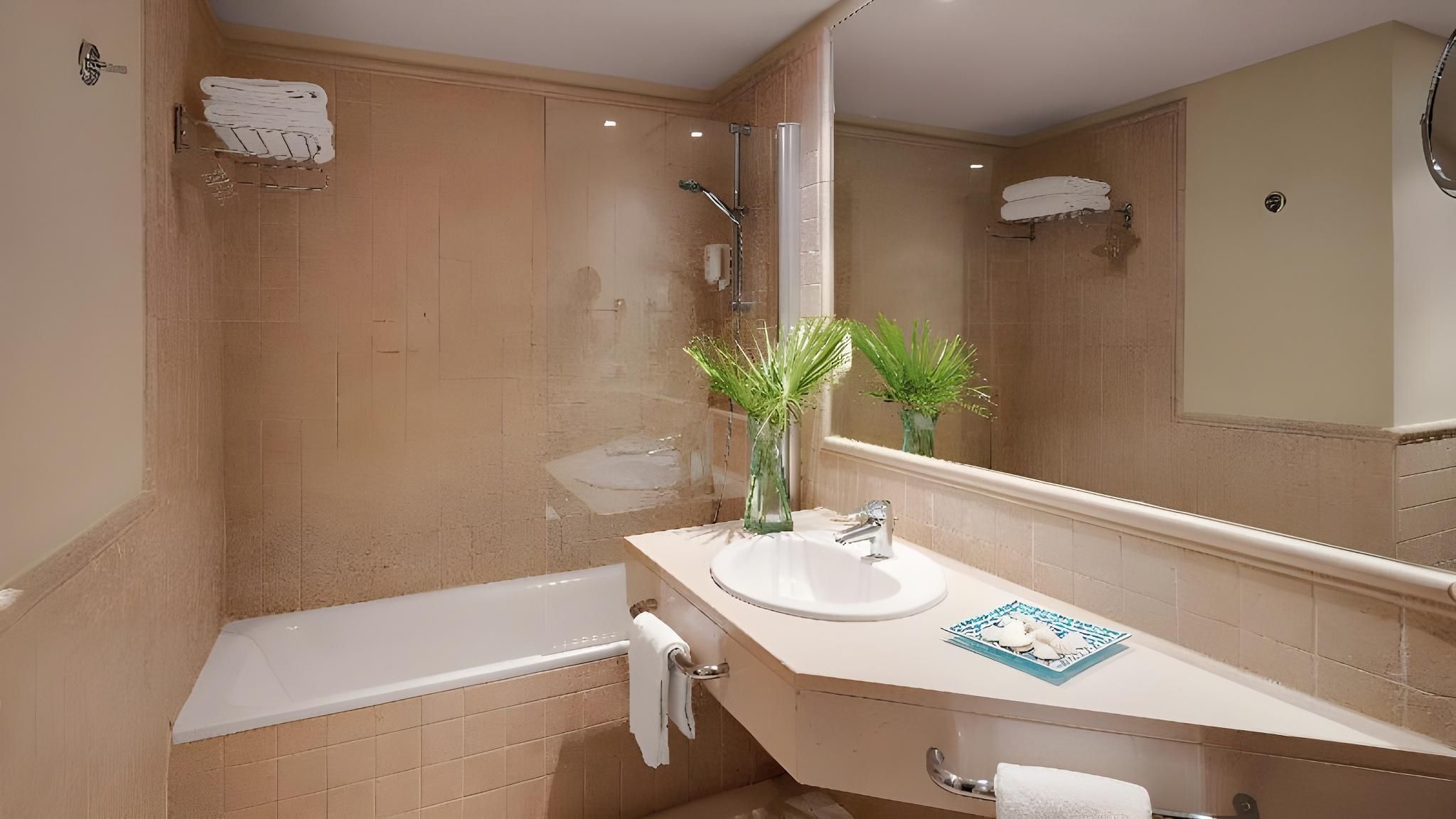 1-Bedroom Apartment for 1 Adult and 1 Child