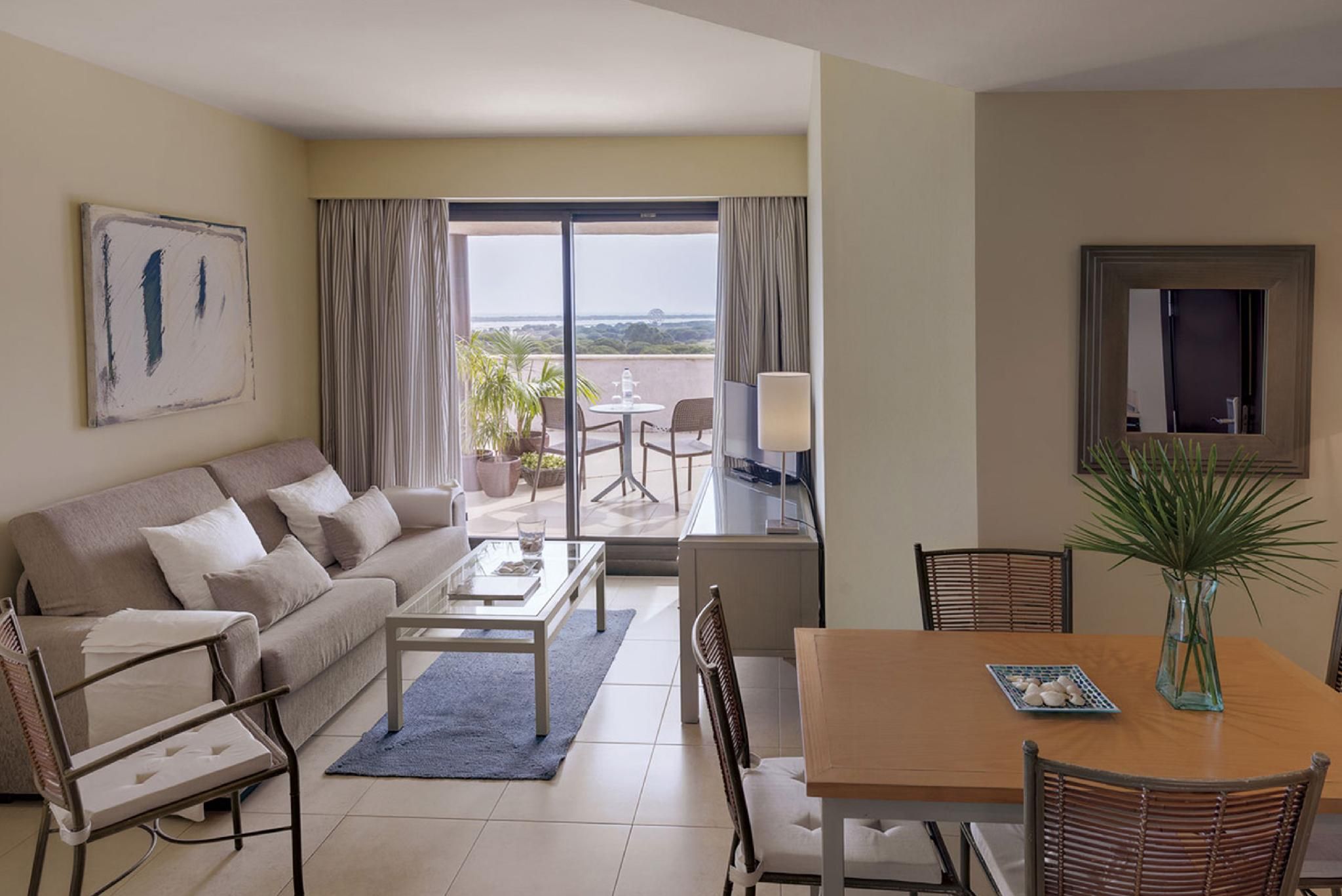 1-Bedroom Apartment for 1 Adult and 2 Children