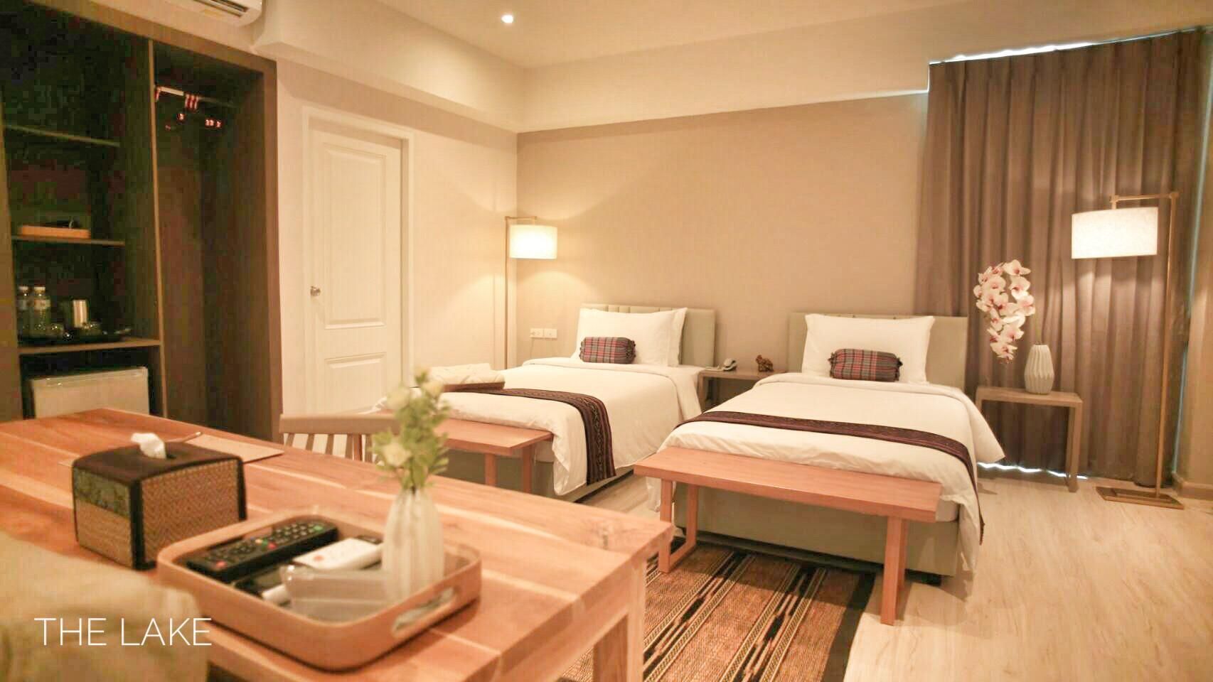 The Lake Udon Suite Twin