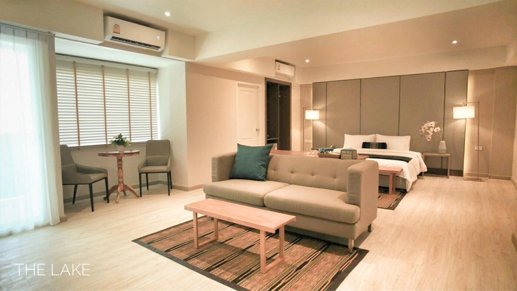 The Lake Udon Suite King Bed 3