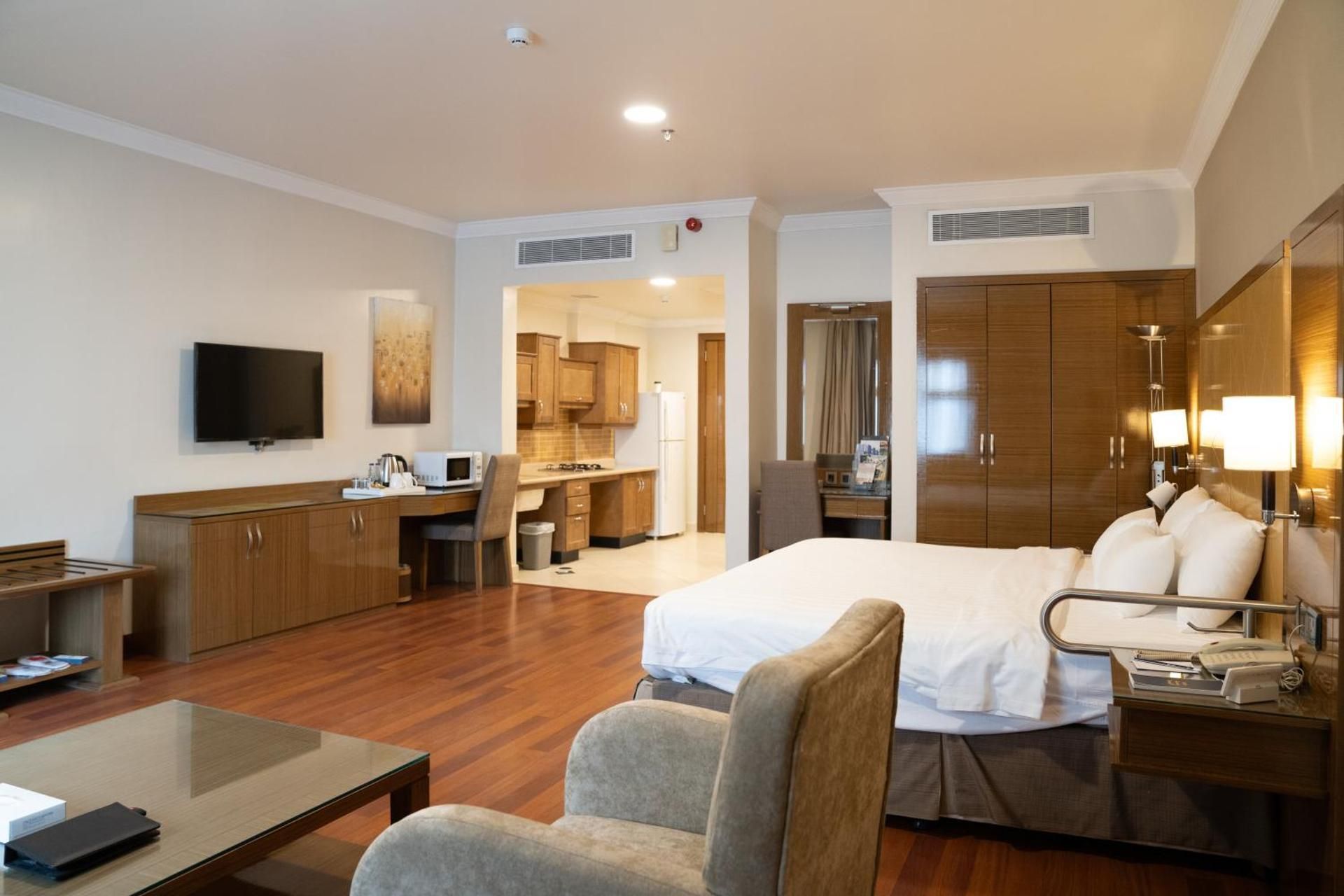 Junior Kins Suite with Sofa Bed - Mobility Accessible