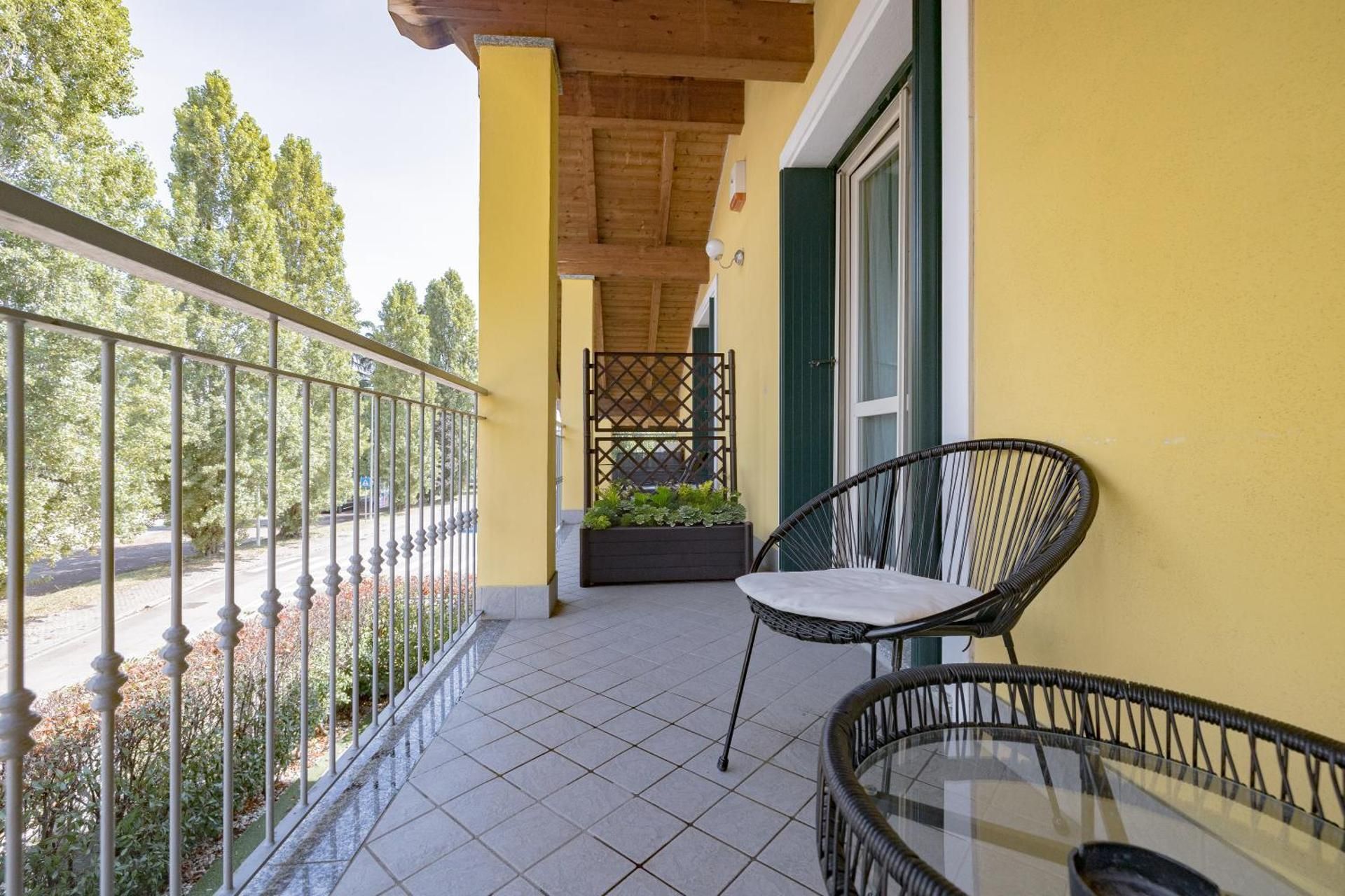Deluxe Double or Twin Room with Balcony