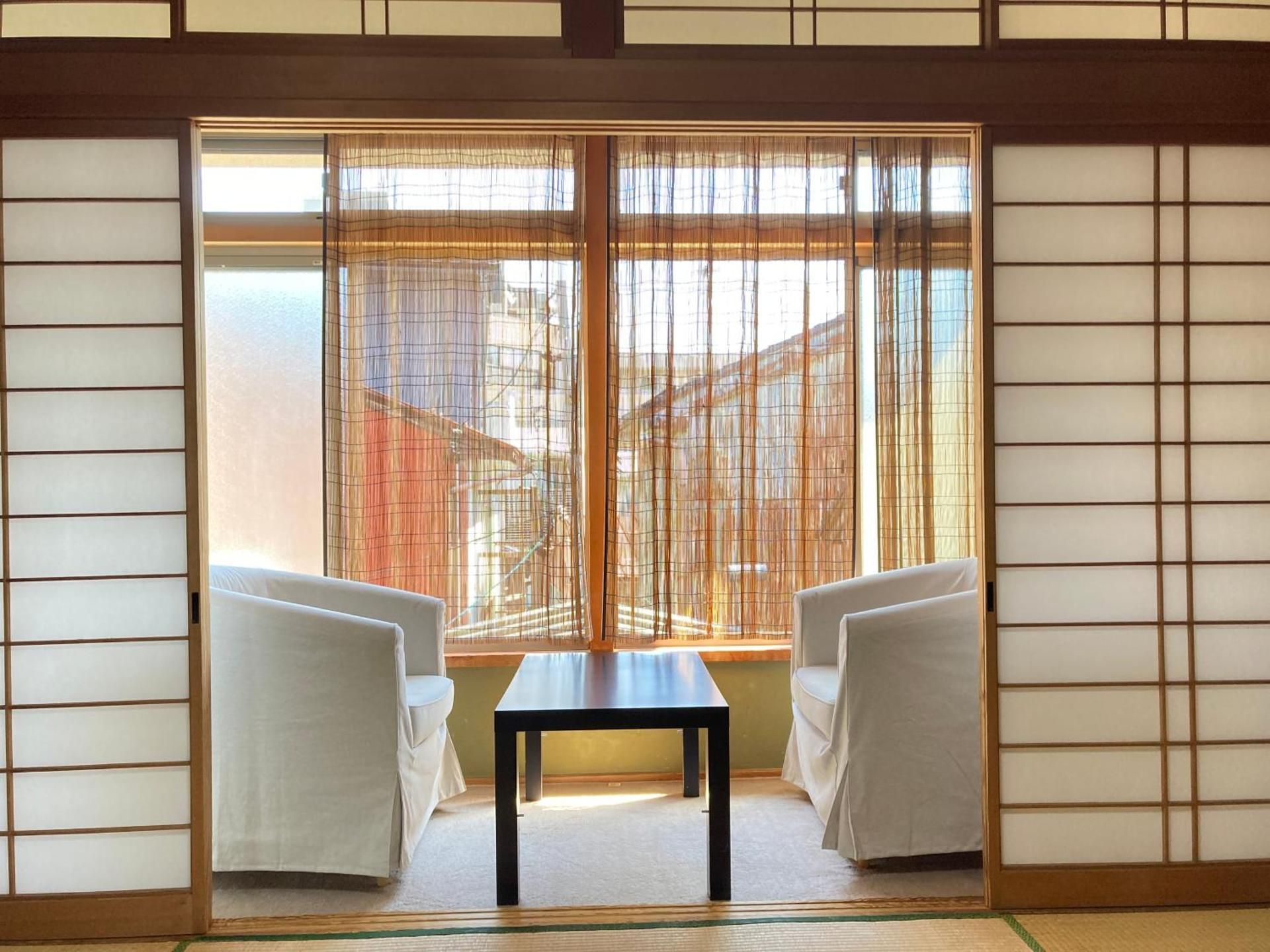 Standard Twin Room with Shared Bathroom