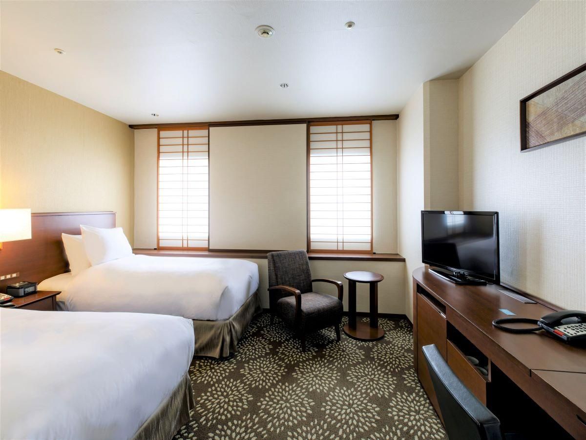 2 Single Beds Premium Castle View