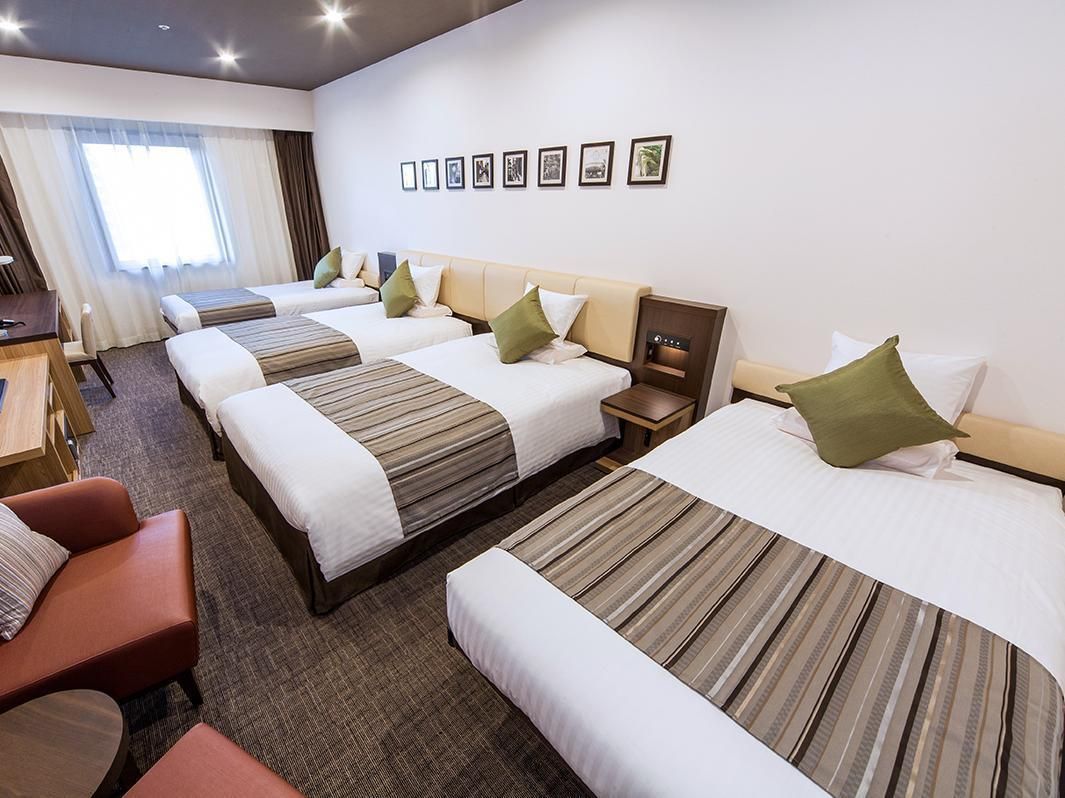 Deluxe Quadruple Room - Non-Smoking