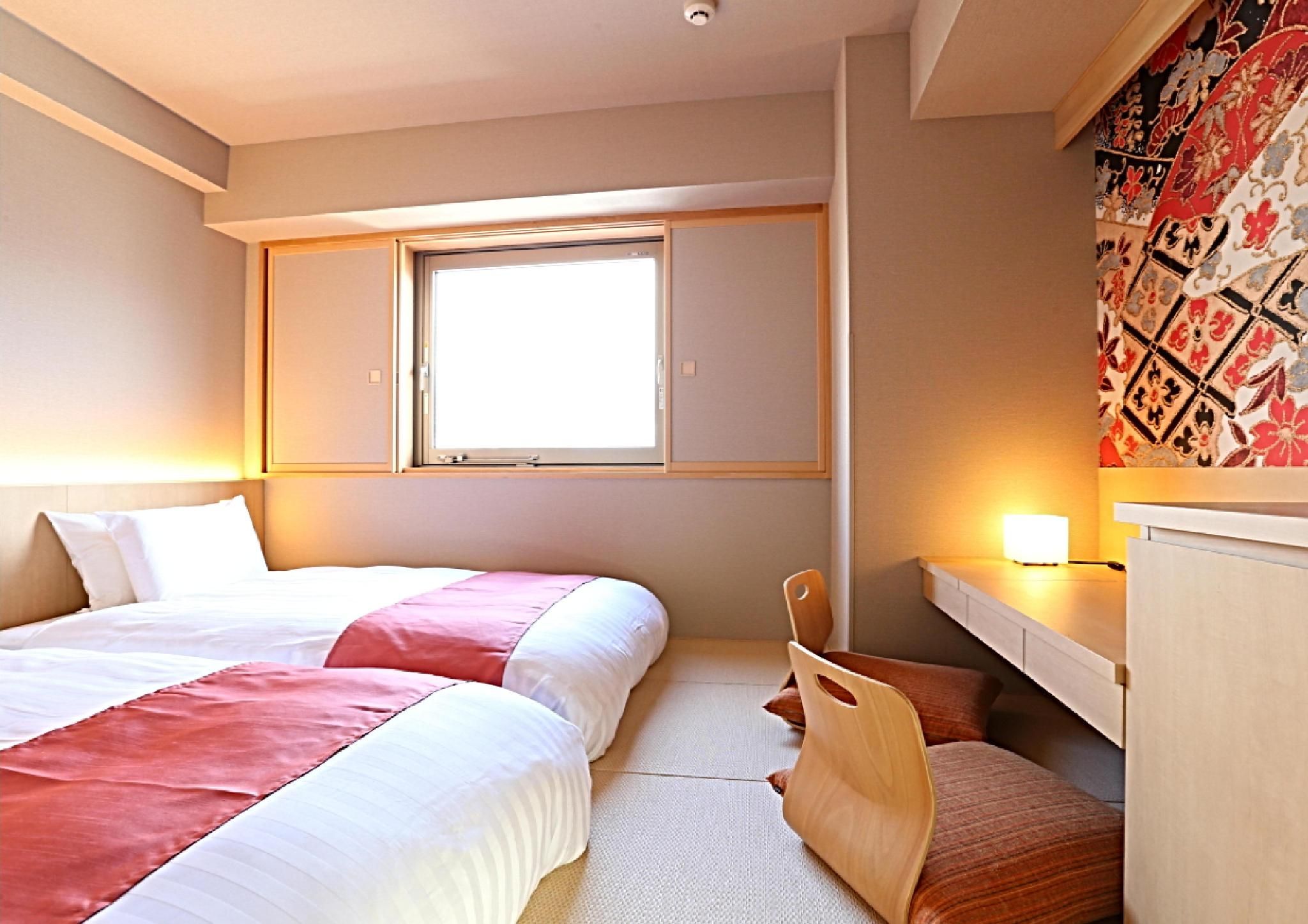 Japanese Style Room with 2 Single Beds or 2 Mattresses