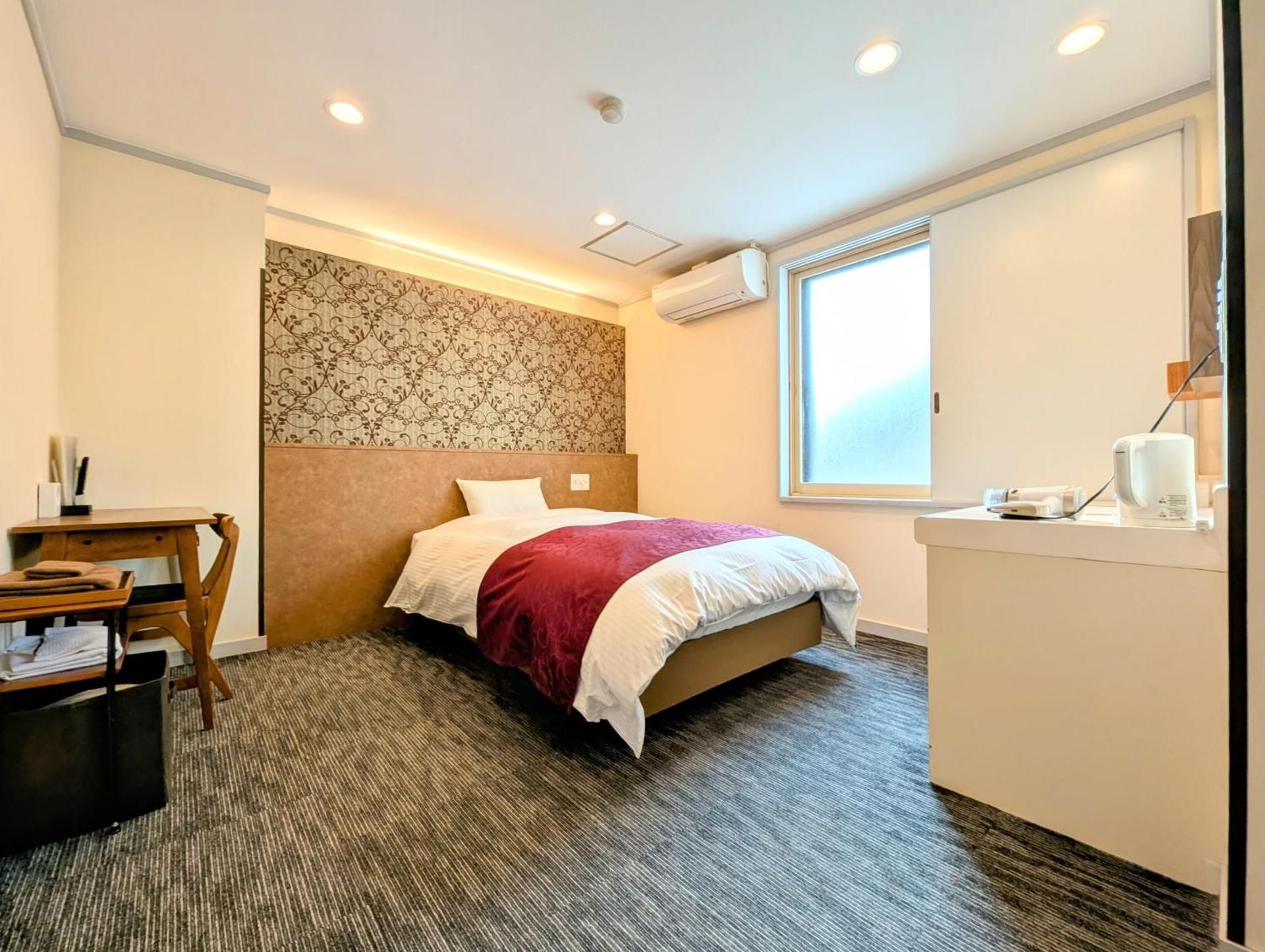 Semi-Double Room - Non-Smoking