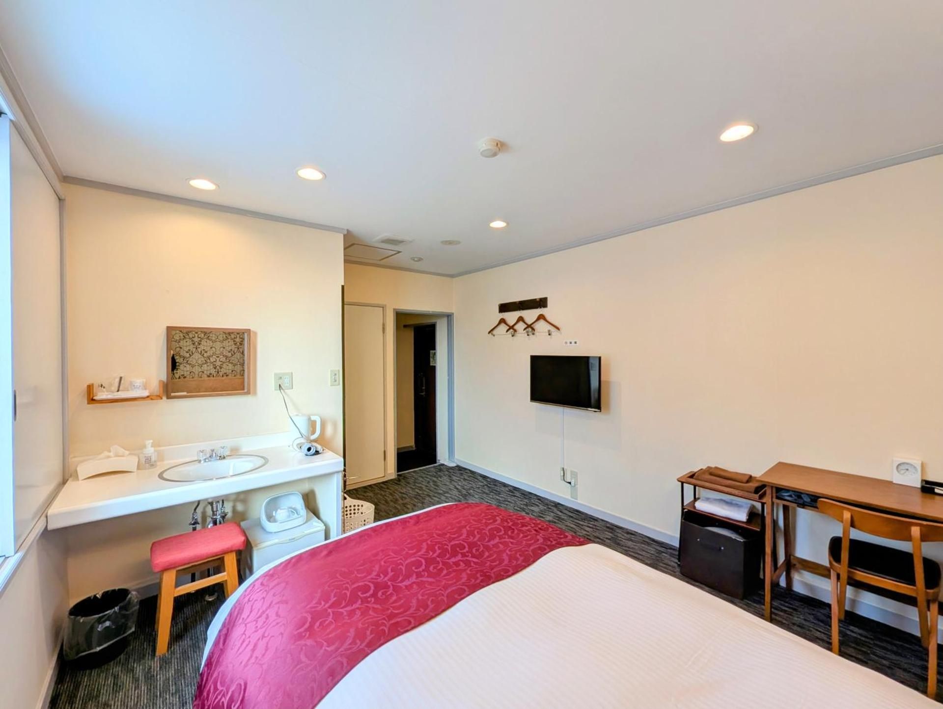 Semi-Double Room - Non-Smoking