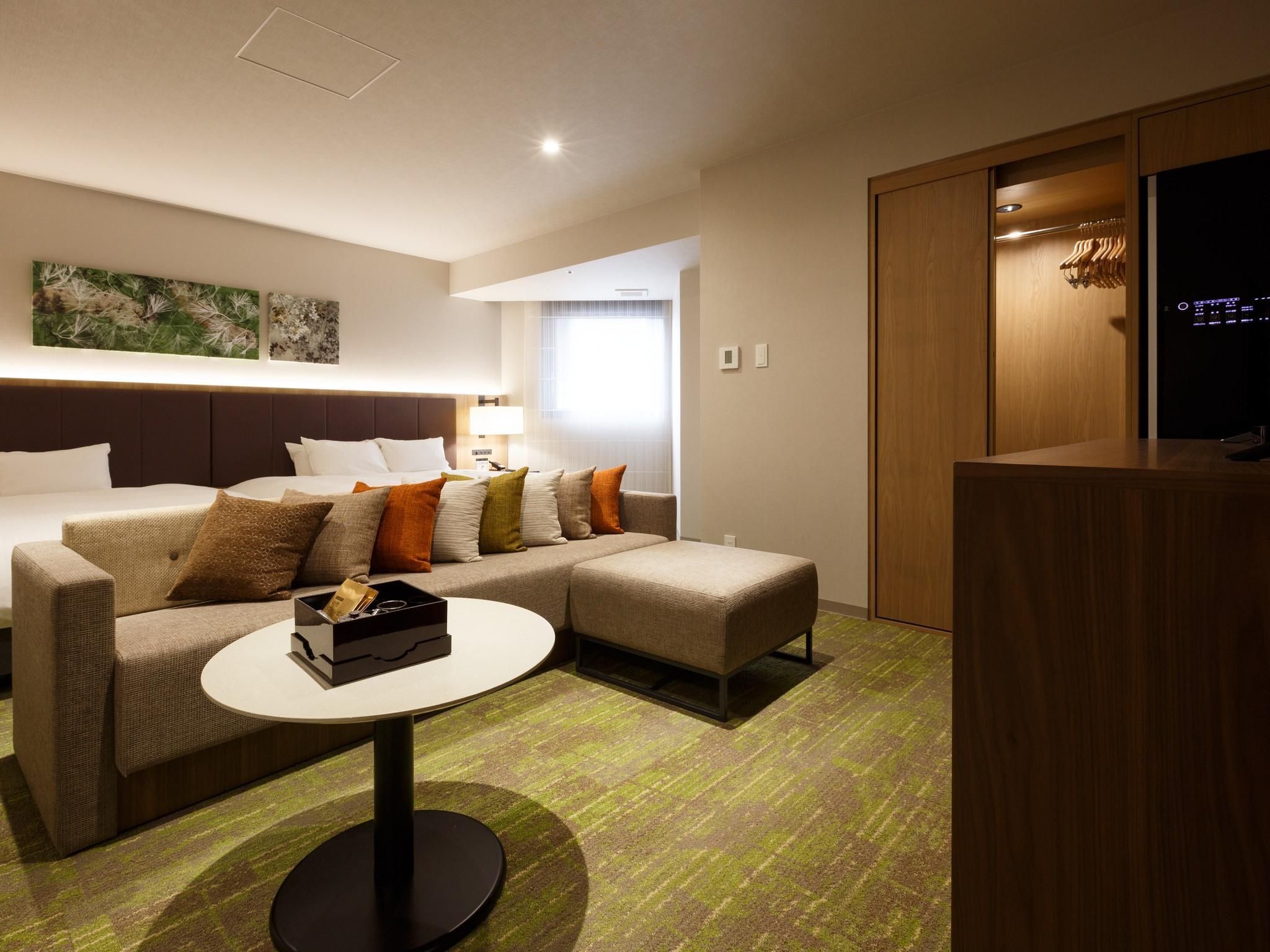 King Room for 3 People - Non-Smoking