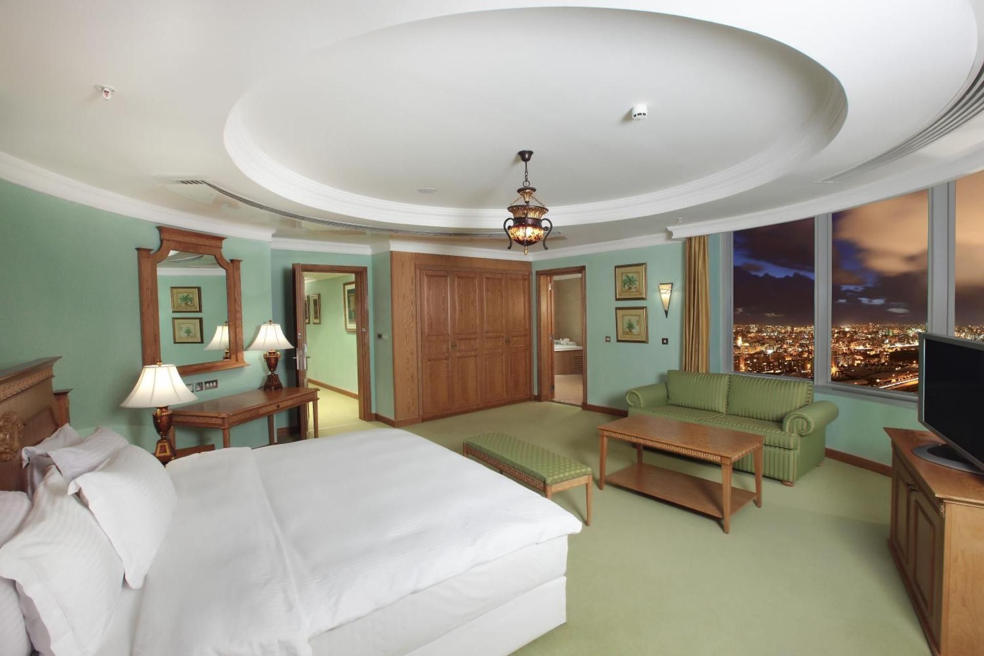 King Royal Master Room