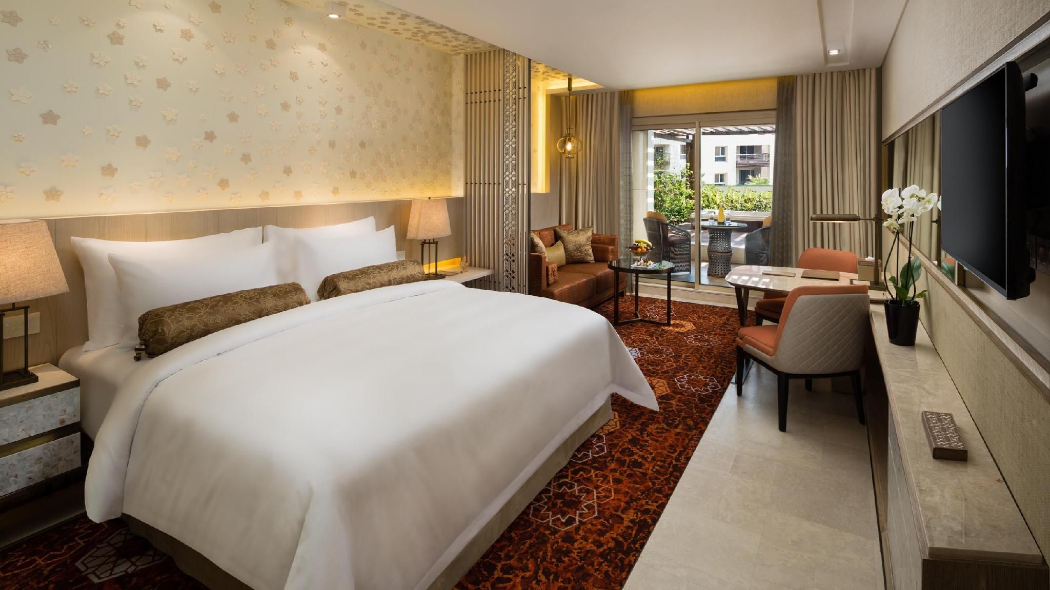 Grand Deluxe Private Jacuzzi Room king
