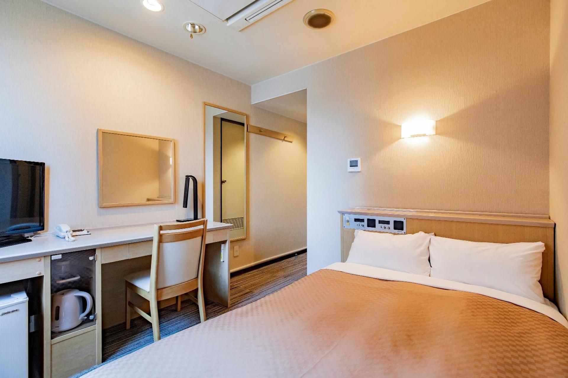 Double Room with Small Double Bed - Smoking - Main Building