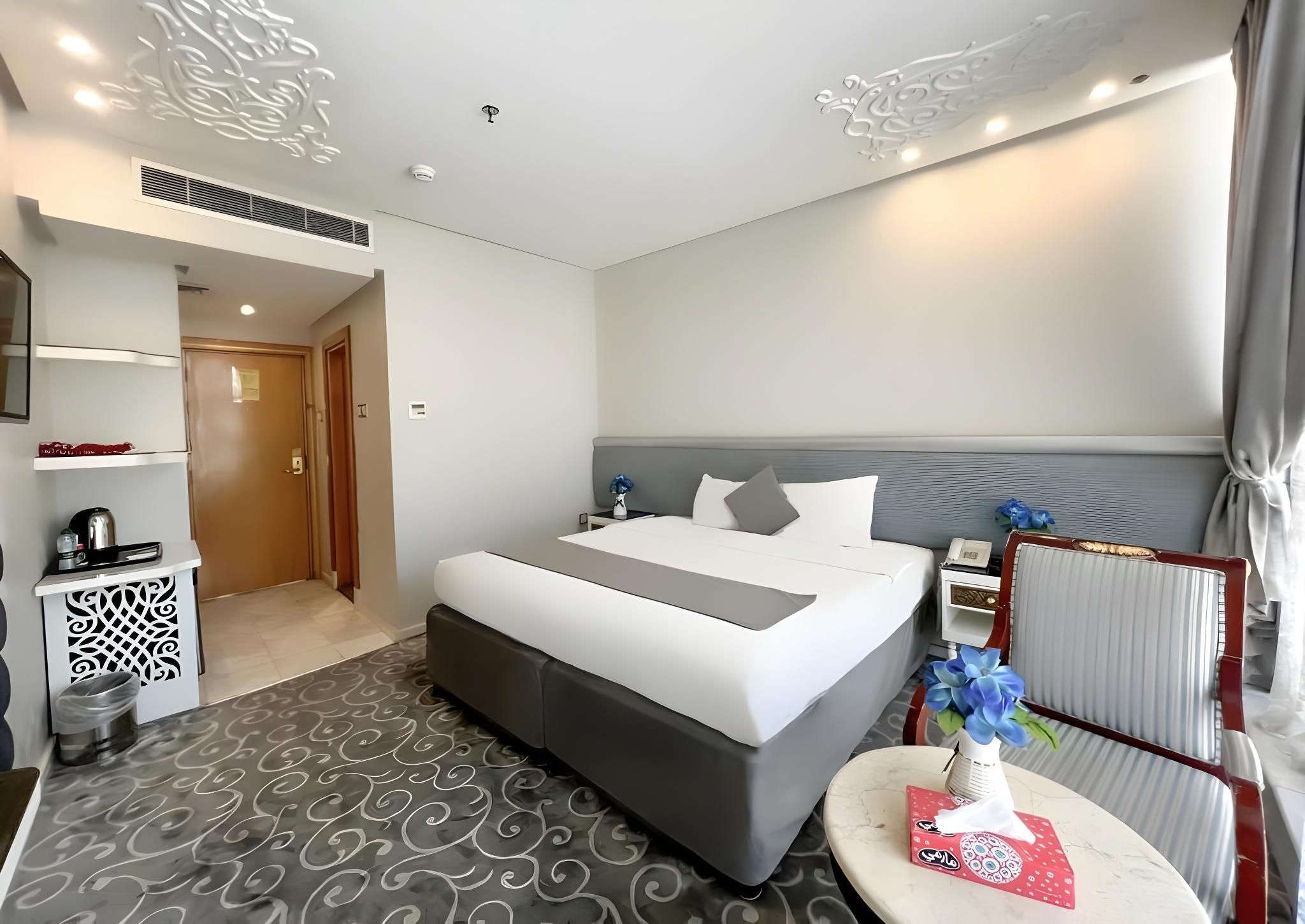 Montana Al Azizia Hotel Twin Room 2