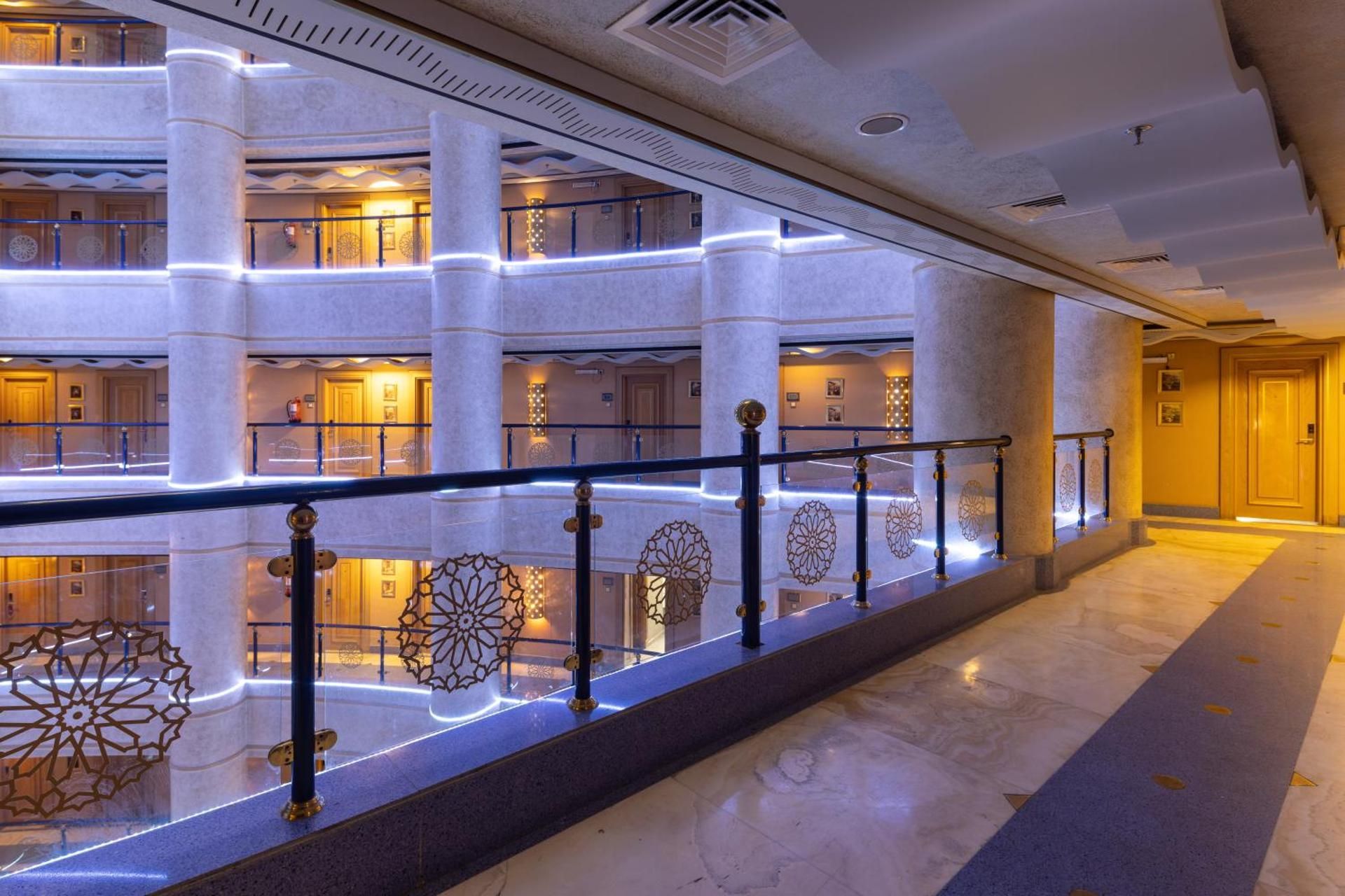 Montana Al Azizia Hotel