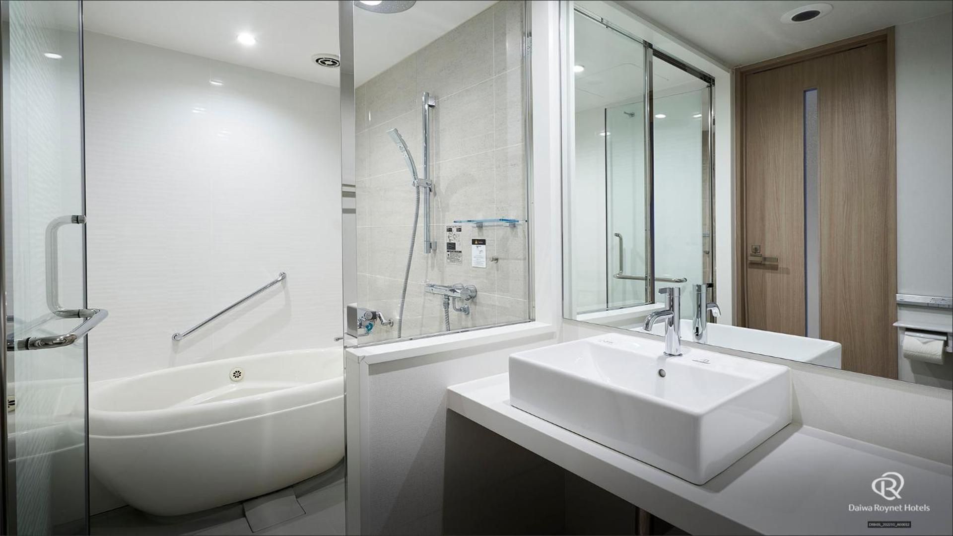 Superior Twin Room with Extra Bed - Non-Smoking