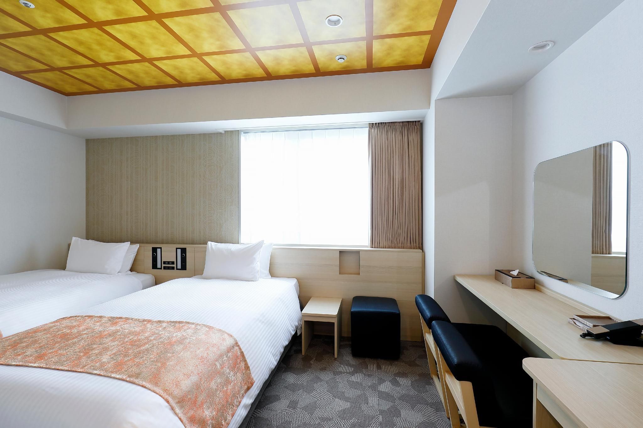 Superior Corner Twin Room