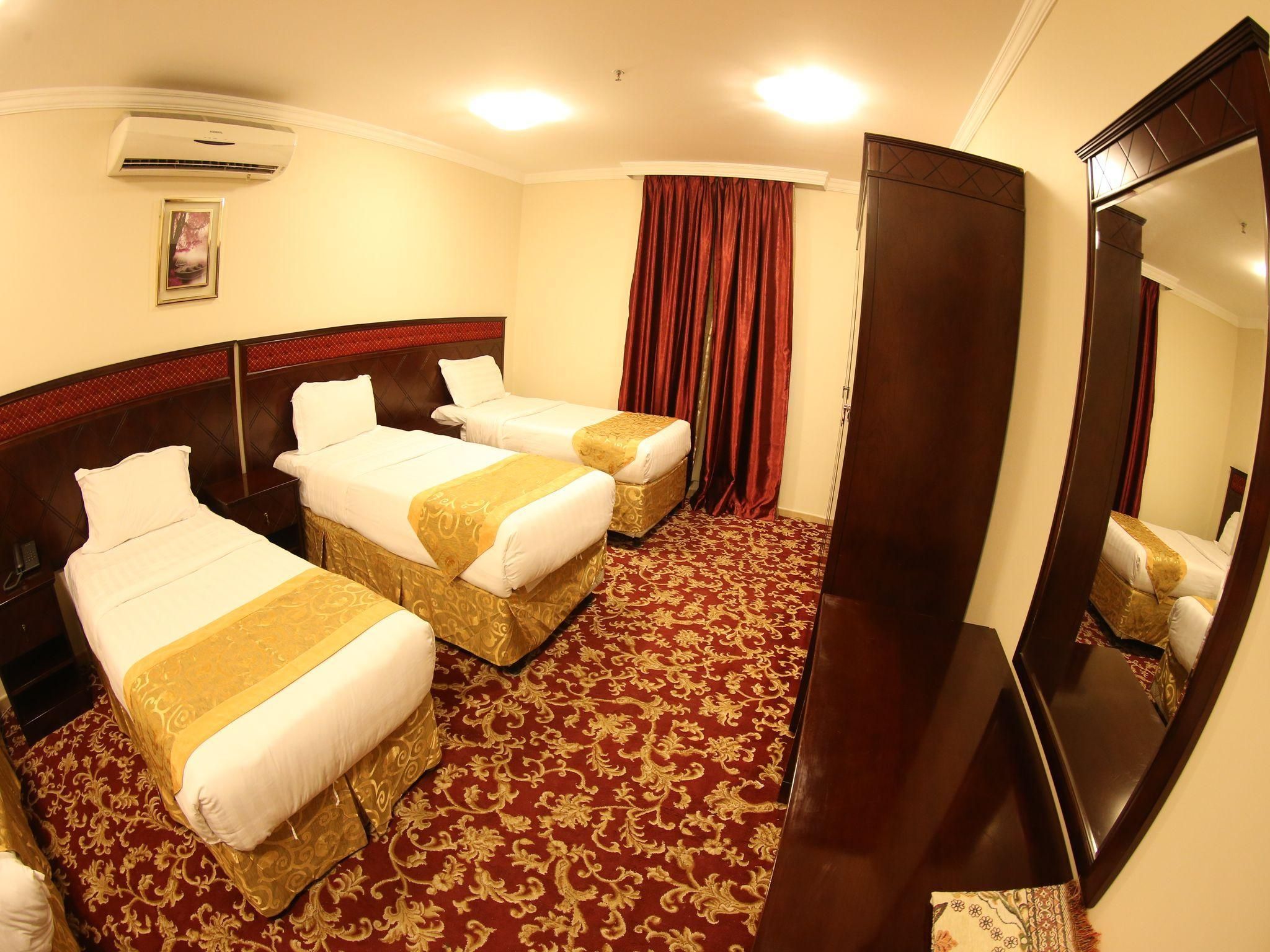 Golden Manafea Hotel Triple Room