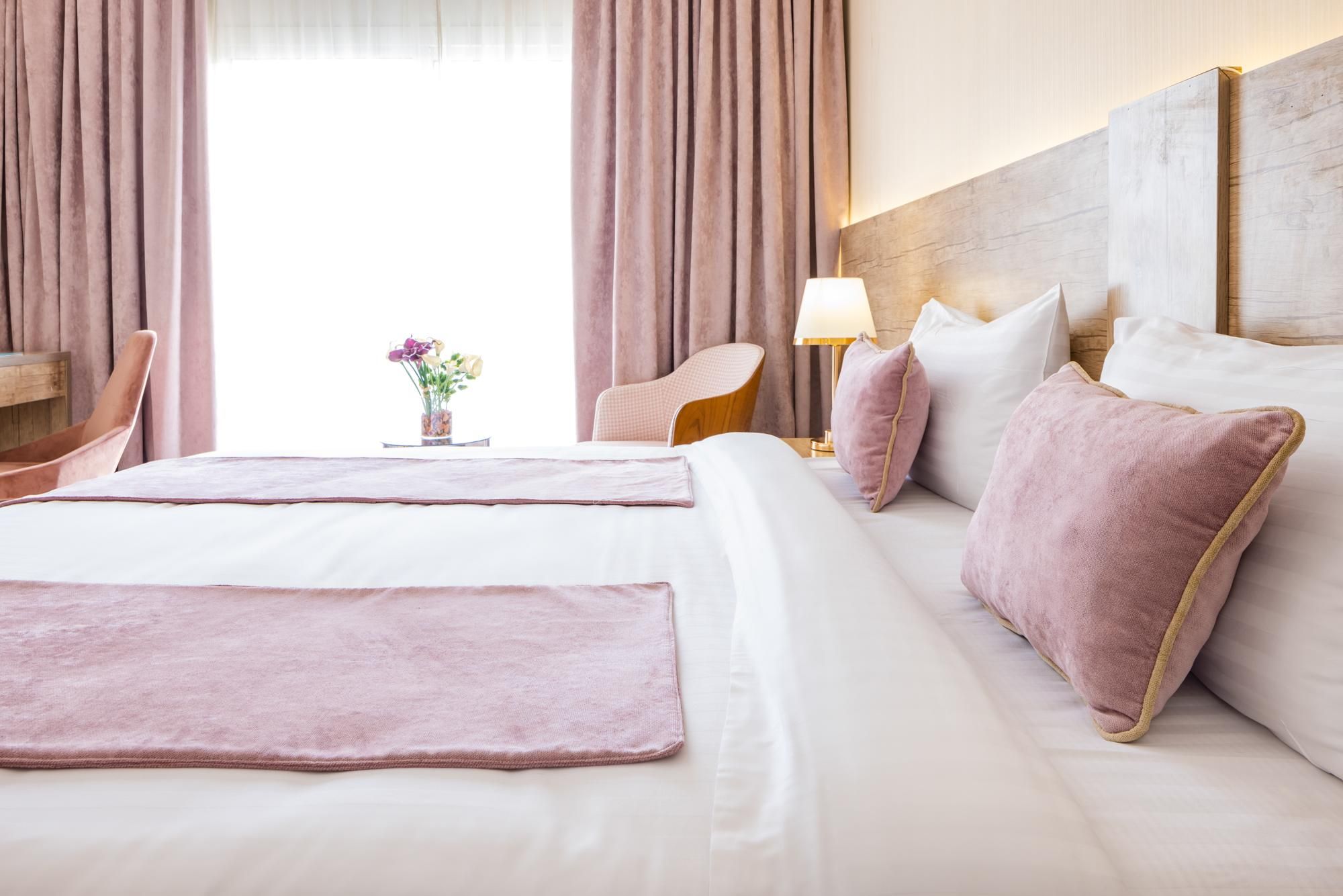 King Bed with Balcony