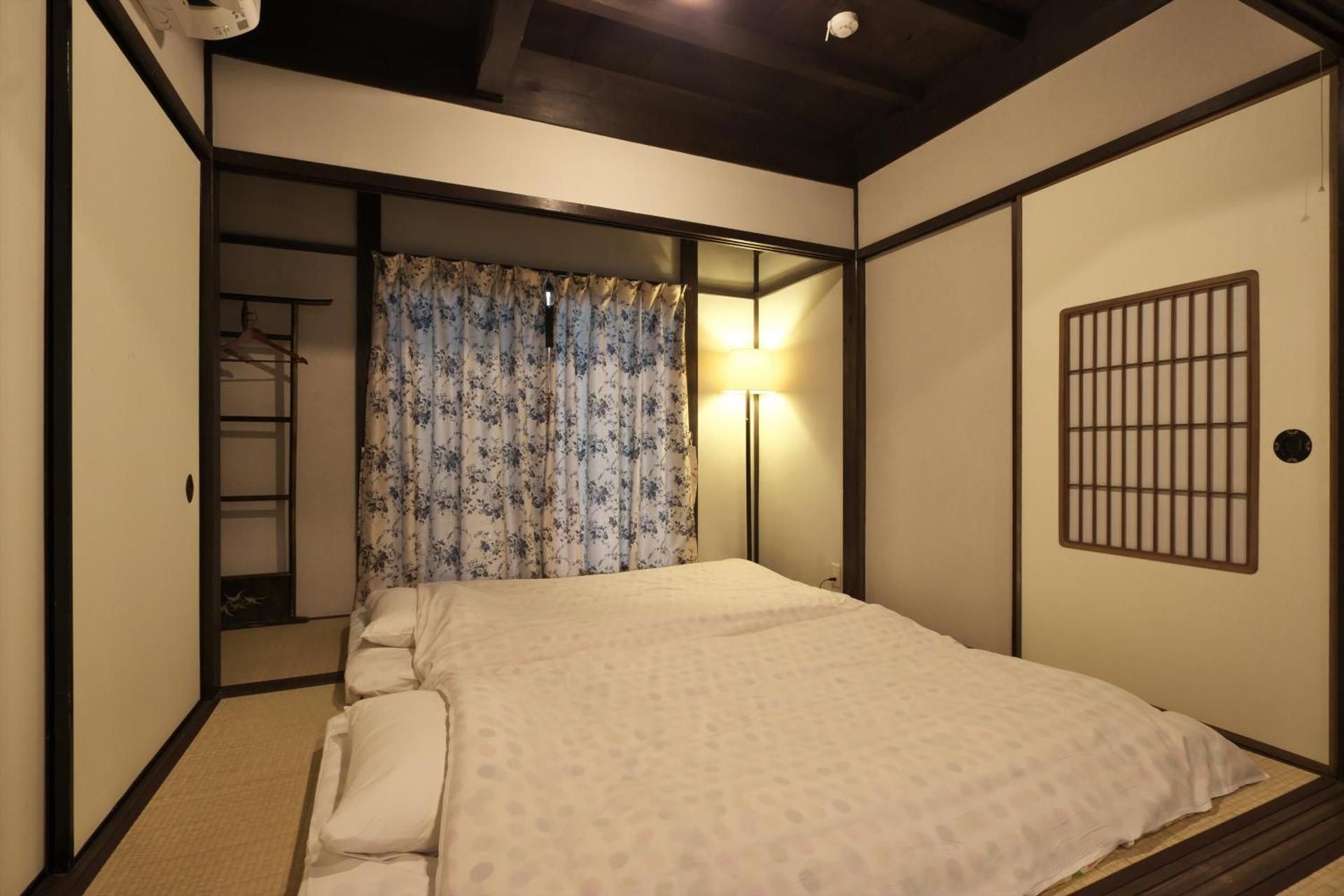 Japanese Style - Shared Bathroom