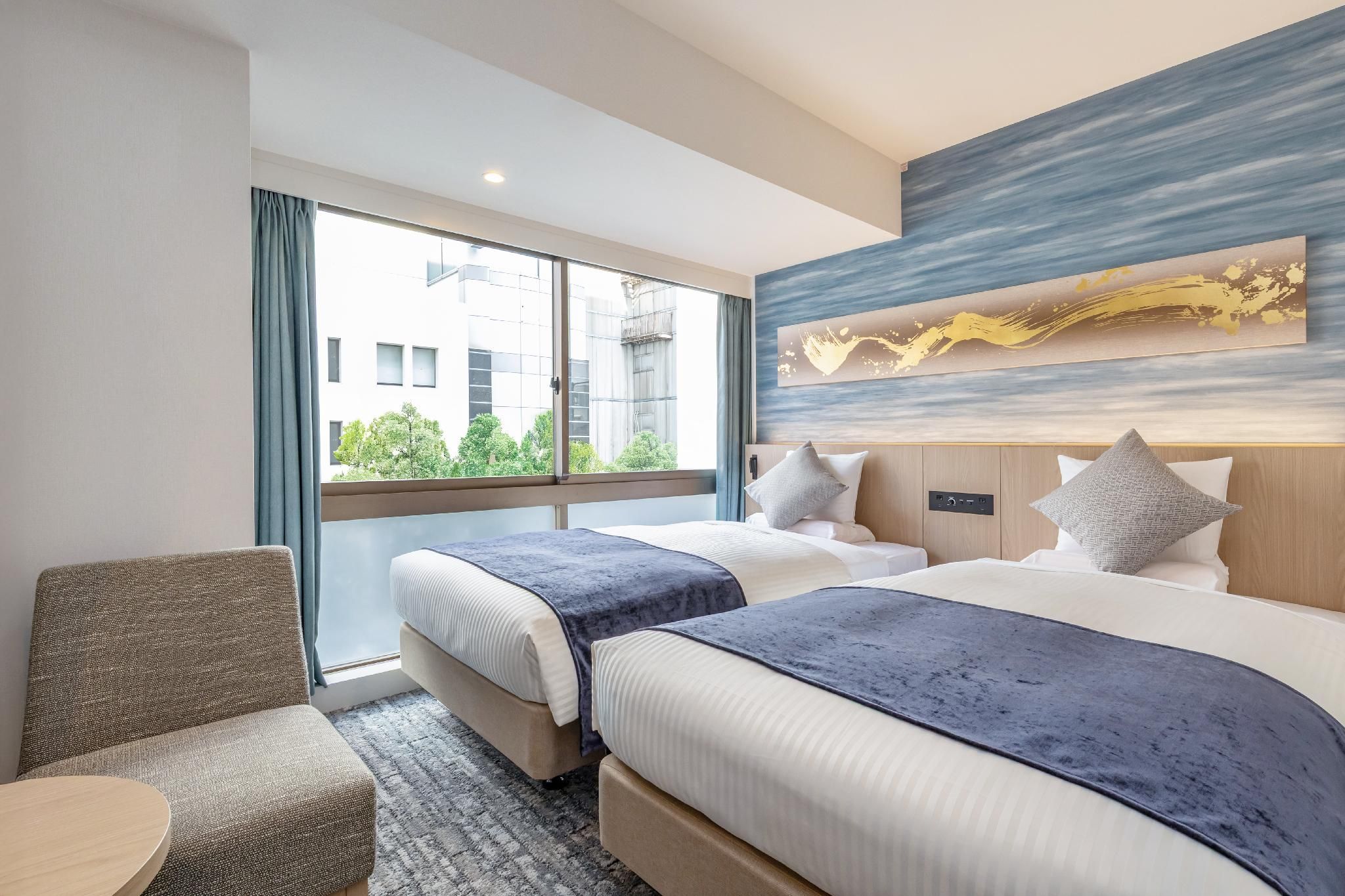 Renewal - Superior Fourth and Extra Bed, Non-Smoking