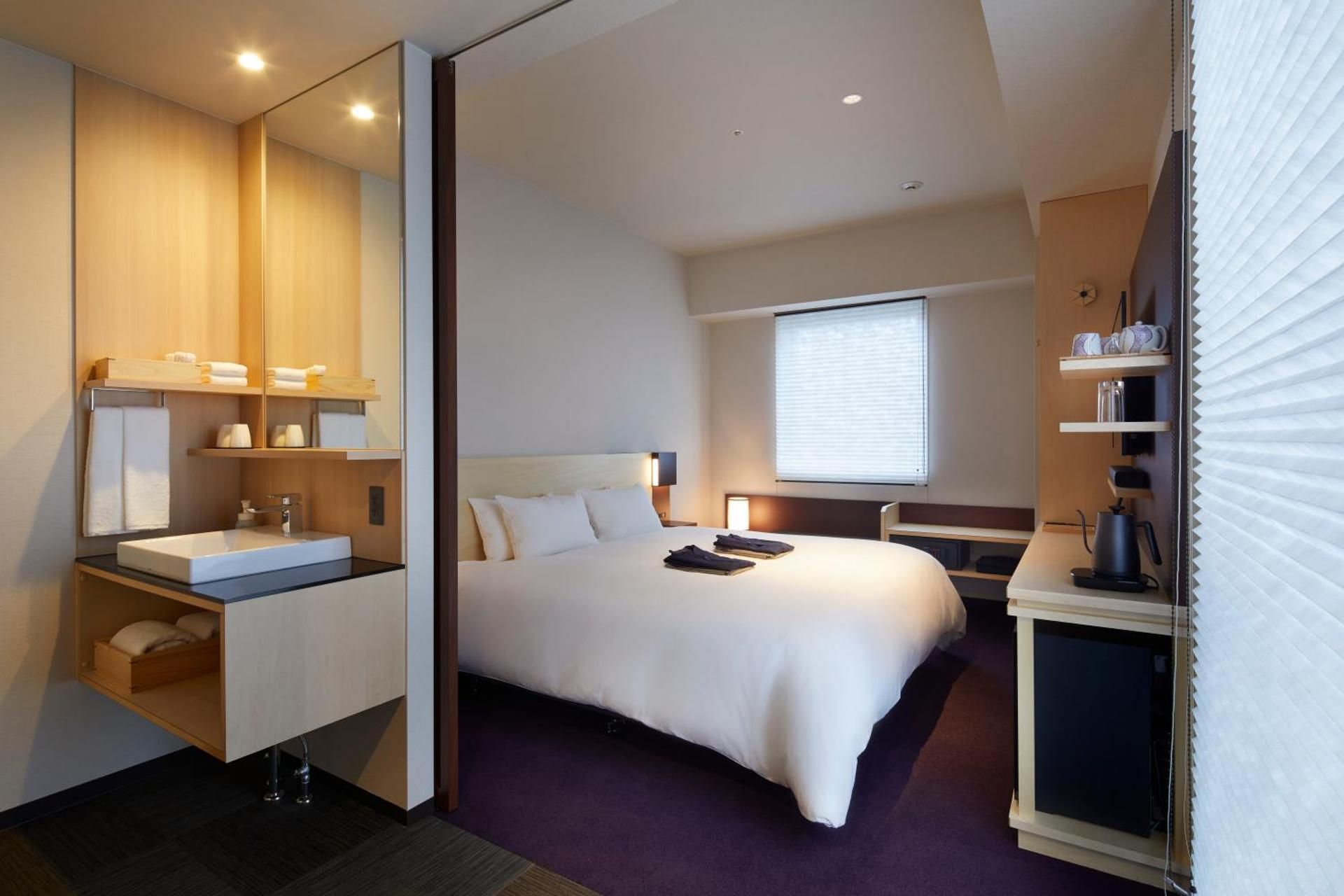 Superior - 1 Queen Bed