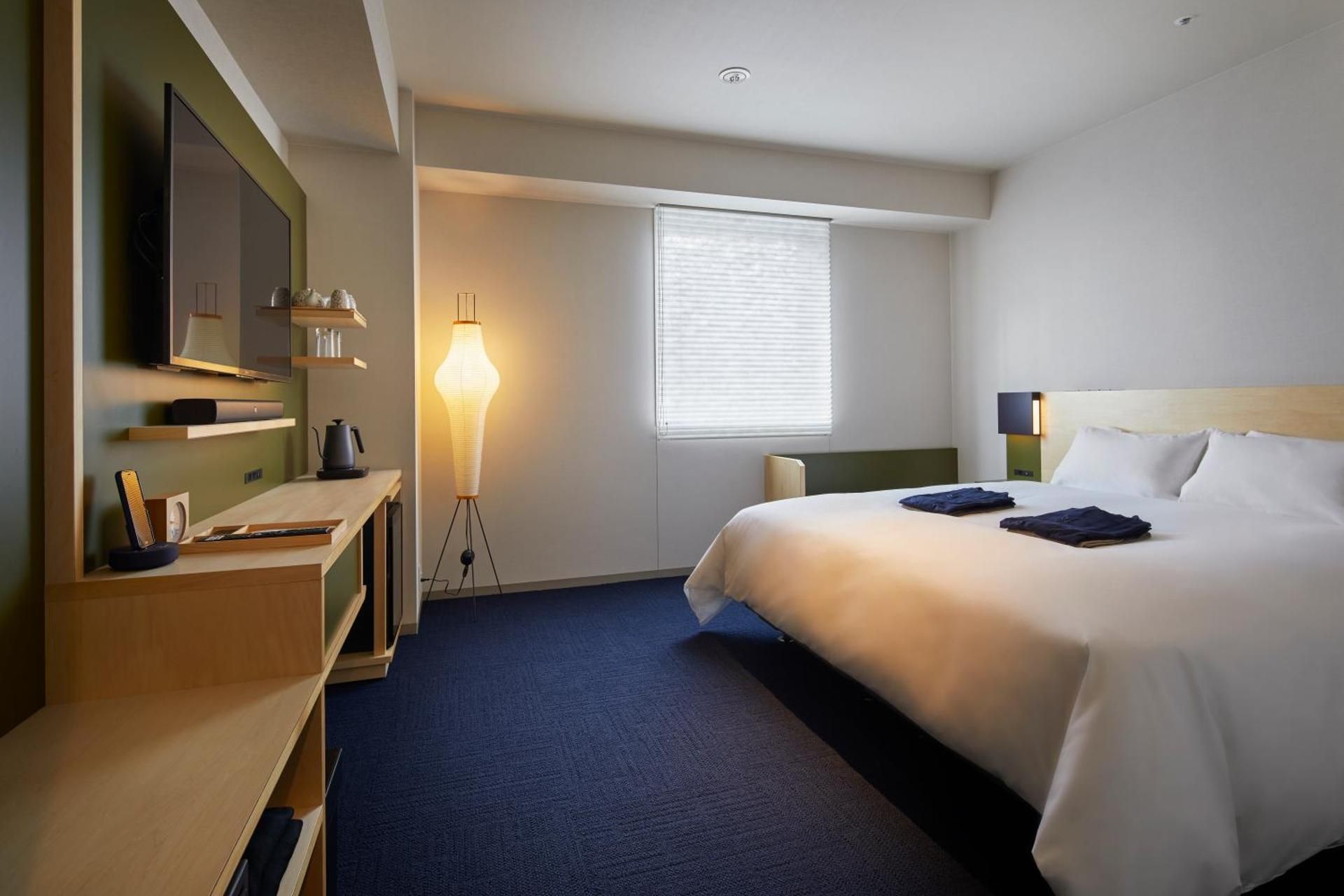 Superior - 1 Queen Bed