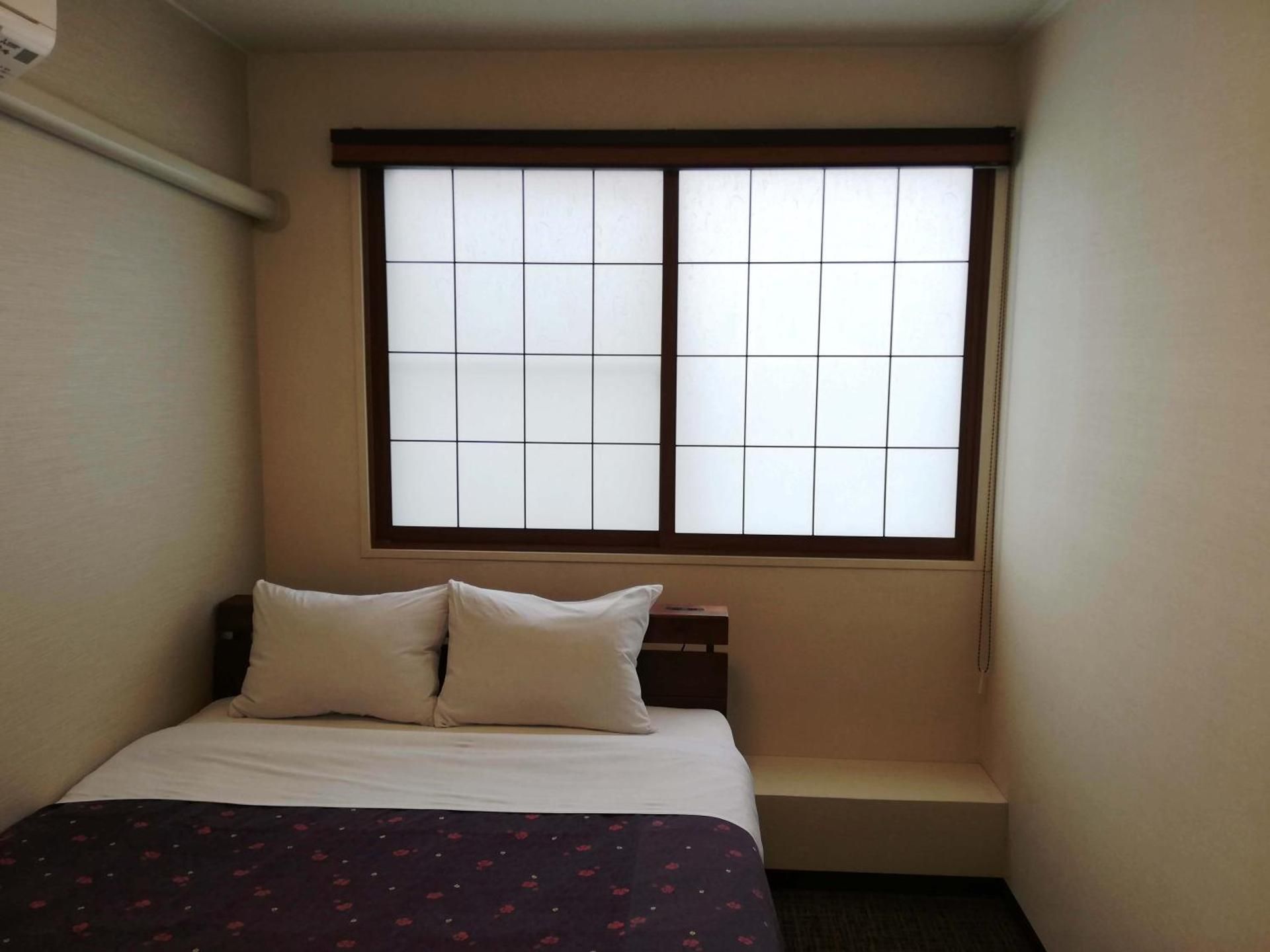 Budget Double Room with Shared Bathroom