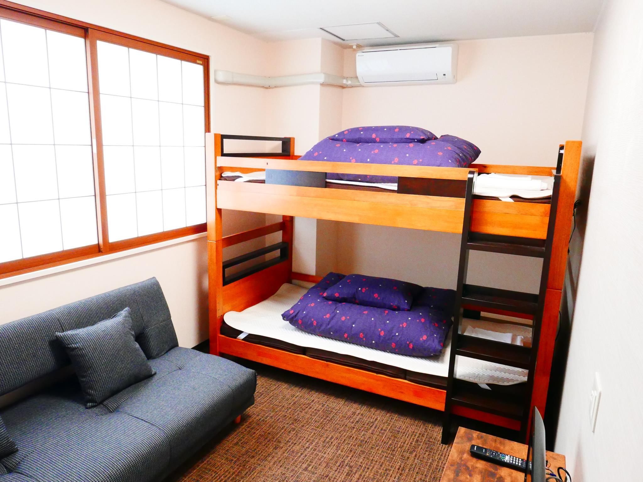 Budget Triple Room with Shared Bathroom
