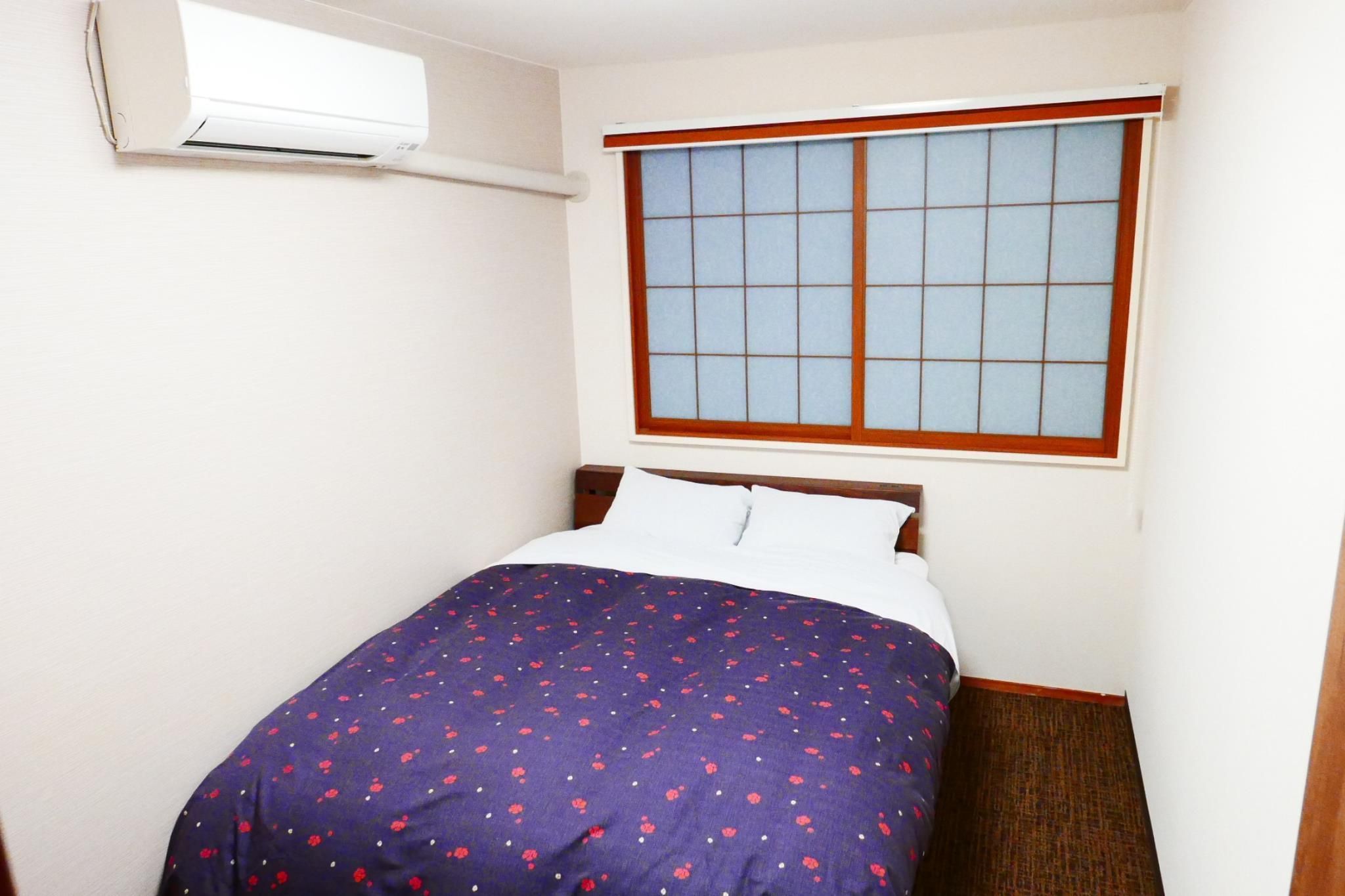 Budget Double Room with Shared Bathroom