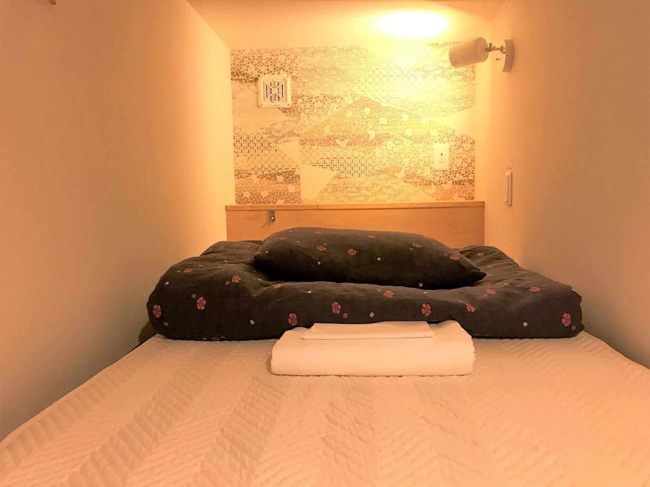 Family Room for 8 People with Shared Bathroom