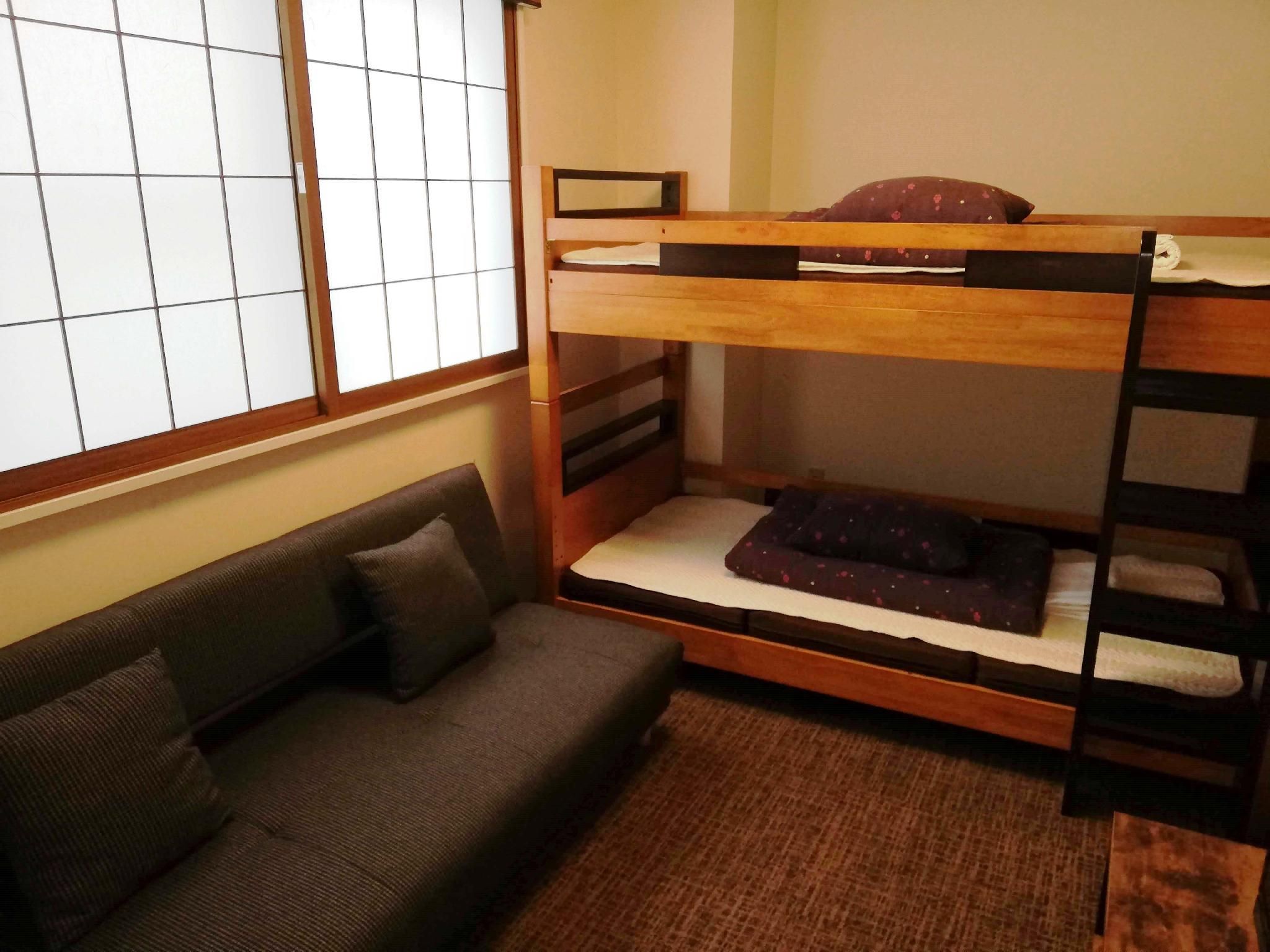 Budget Triple Room with Shared Bathroom