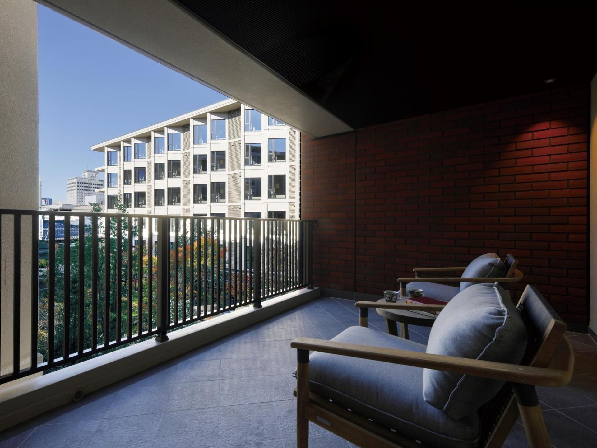 Club Twin Room with Lounge Access with Balcony