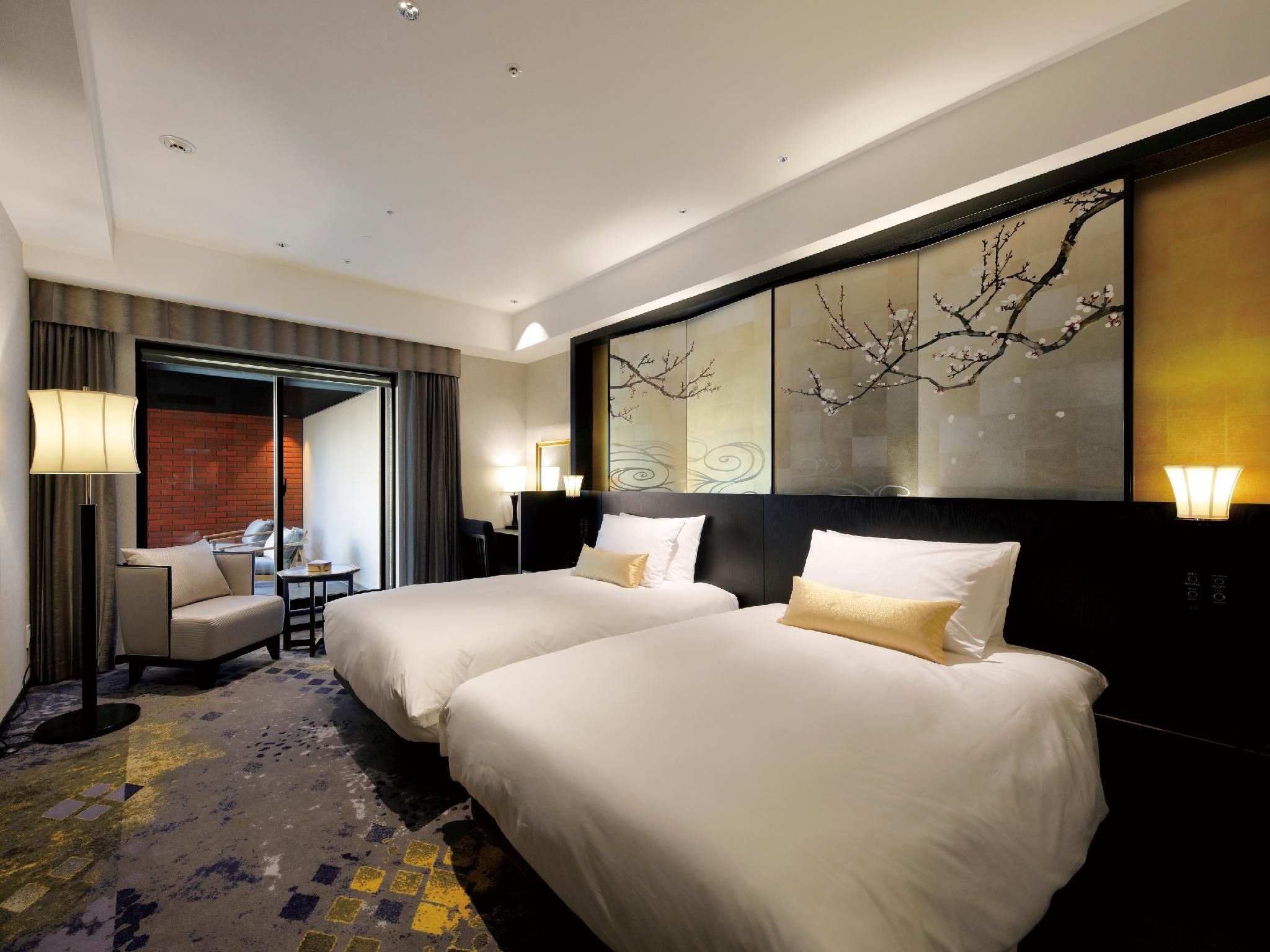 Balcony Room