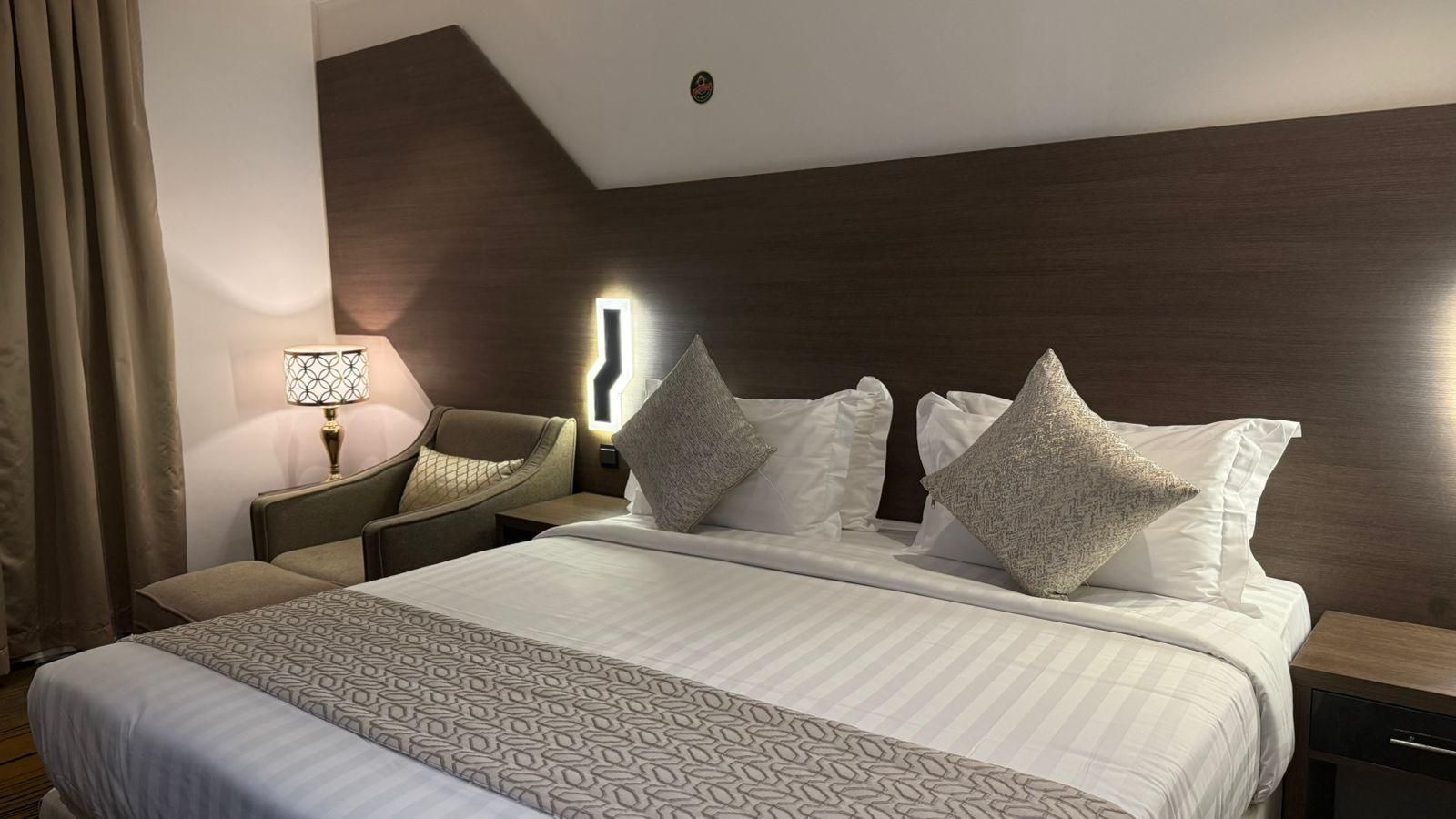 Deluxe King Room