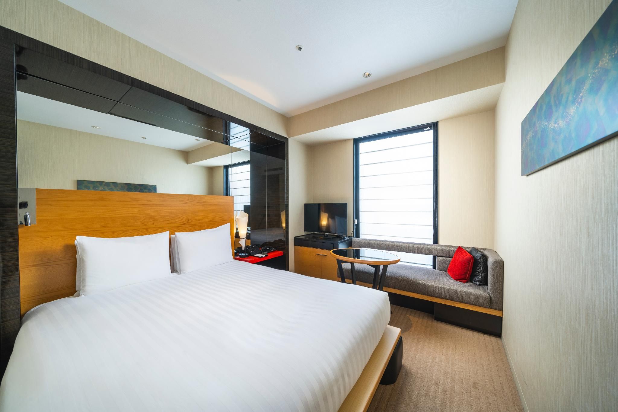Deluxe King Room - Non-Smoking