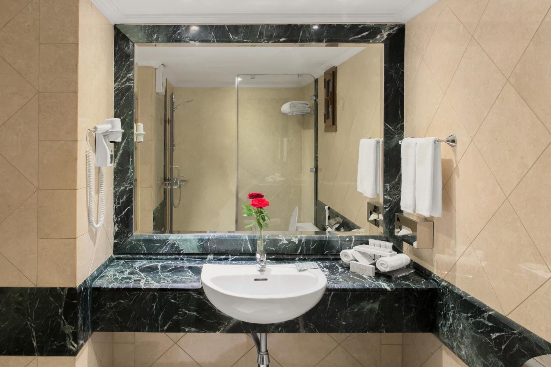 Two Bedroom Villa with Three Twin Beds