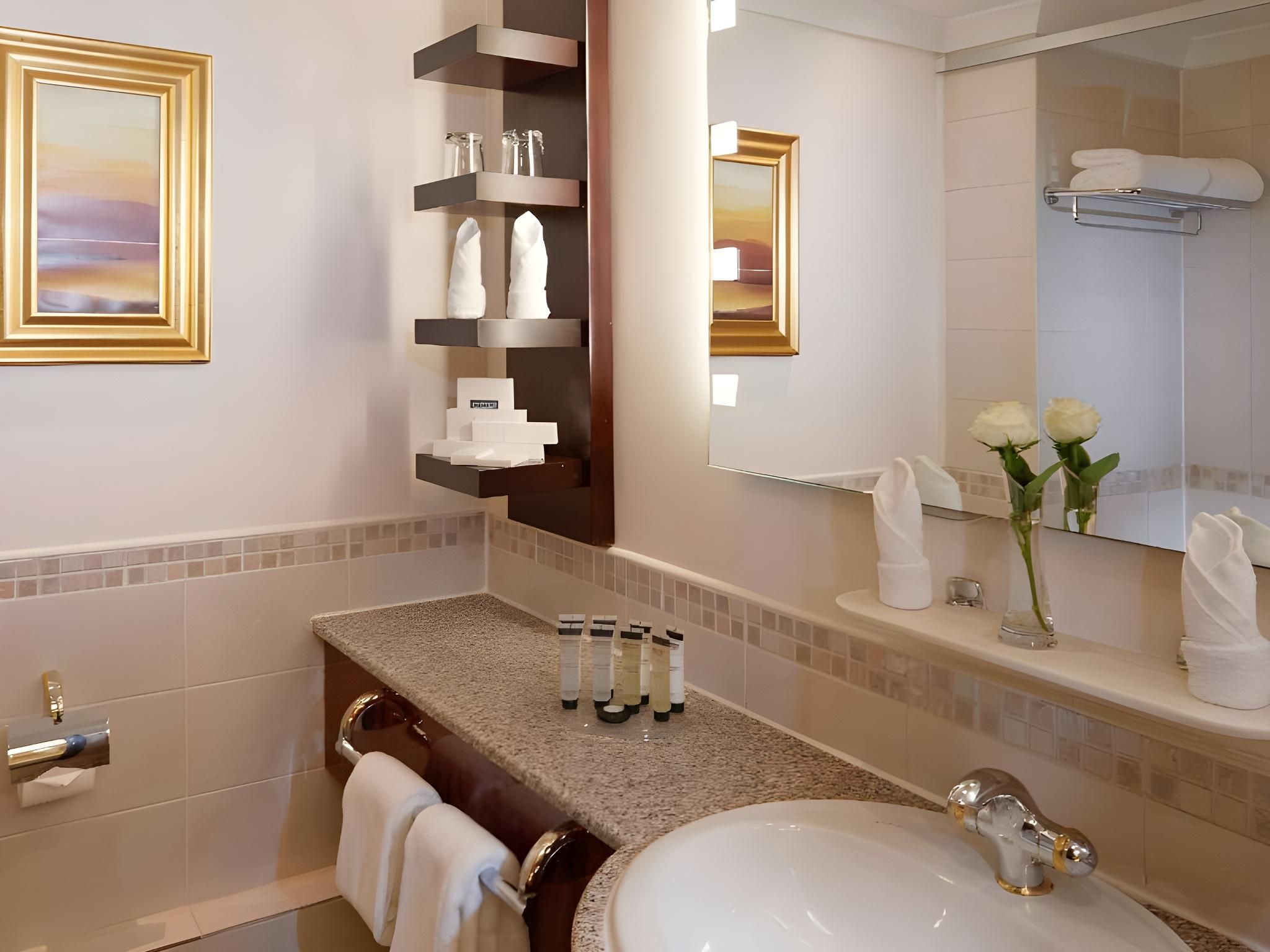 Deluxe Room, 2 Single Size Beds, Partial Kaaba View