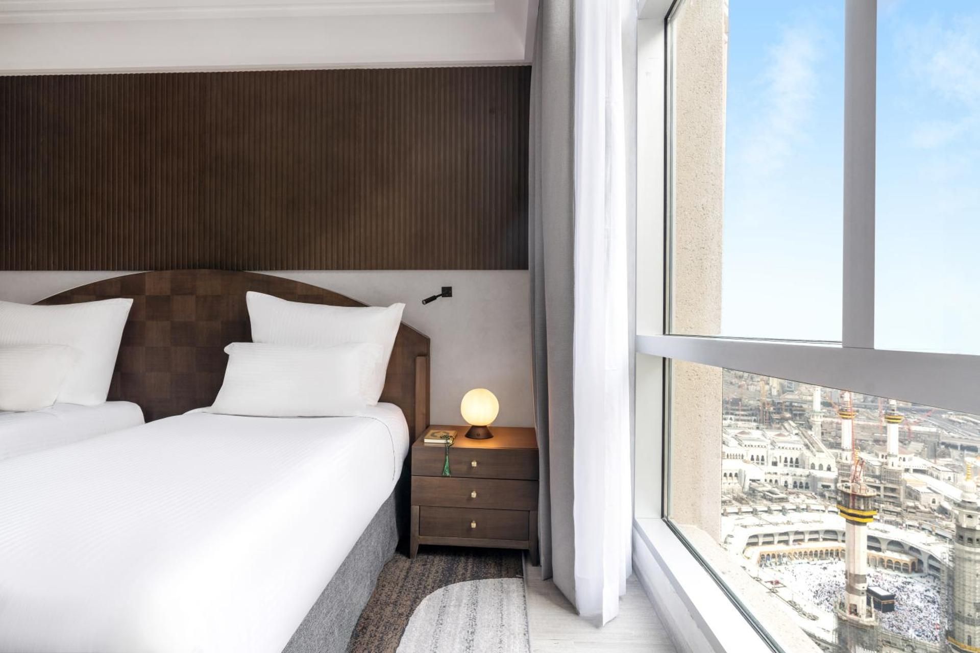 Deluxe Executive King Suite with Two Single Beds and Partial Kaaba View