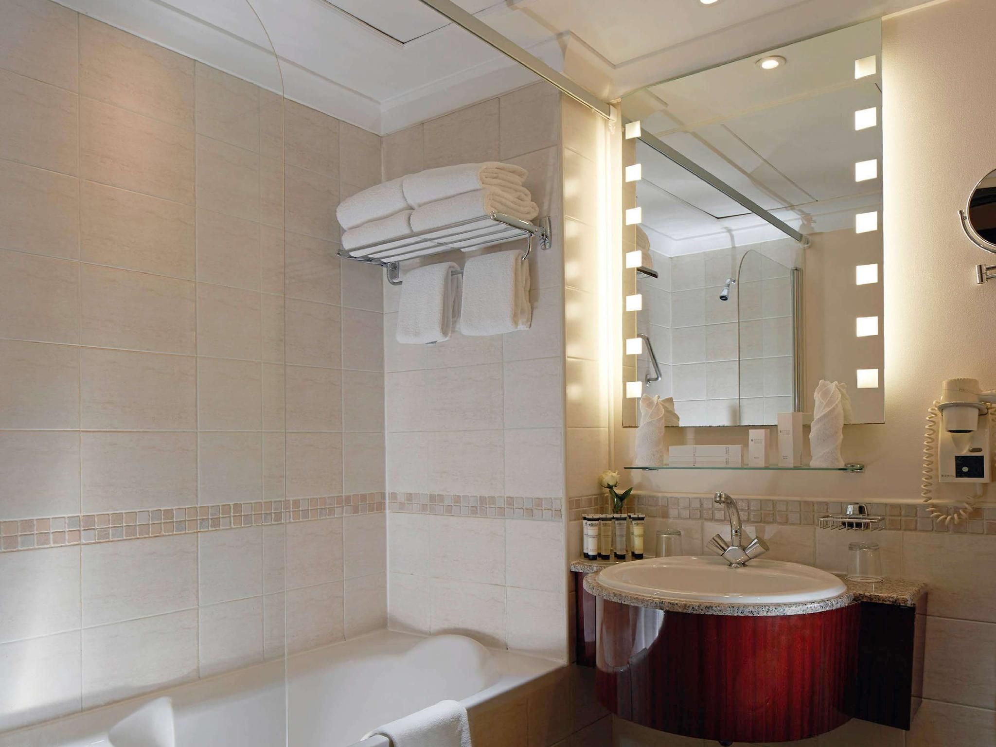 Classic Room, 3 Single Size Beds, City View