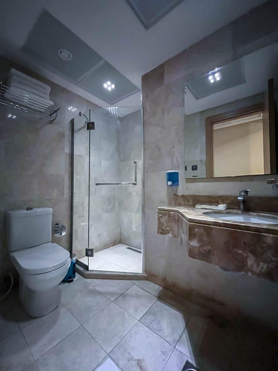 Hussain Biyari Hotel Triple Room 3