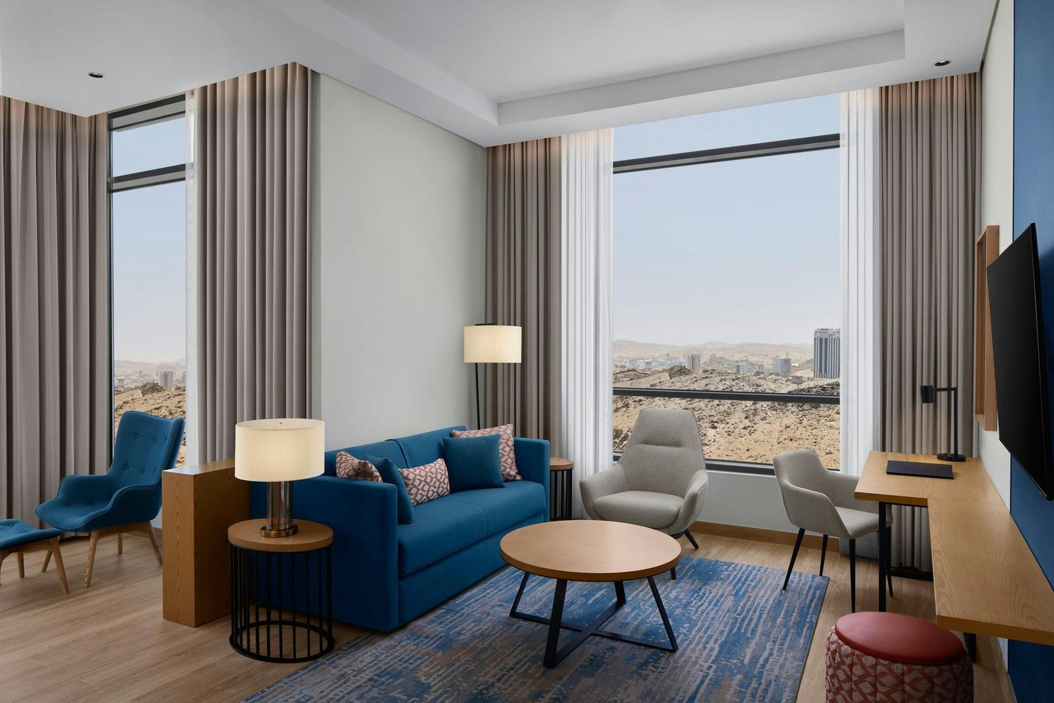 Executive, 1 Bedroom Suite, 1 King, Sofa bed, Balcony