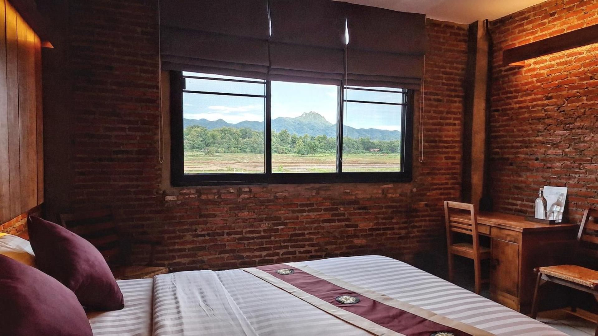 Mountain View Queen Room