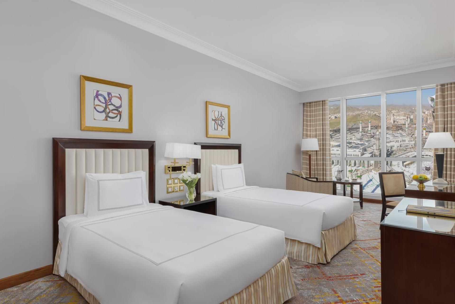 Premier Room Twin Bed kaaba View