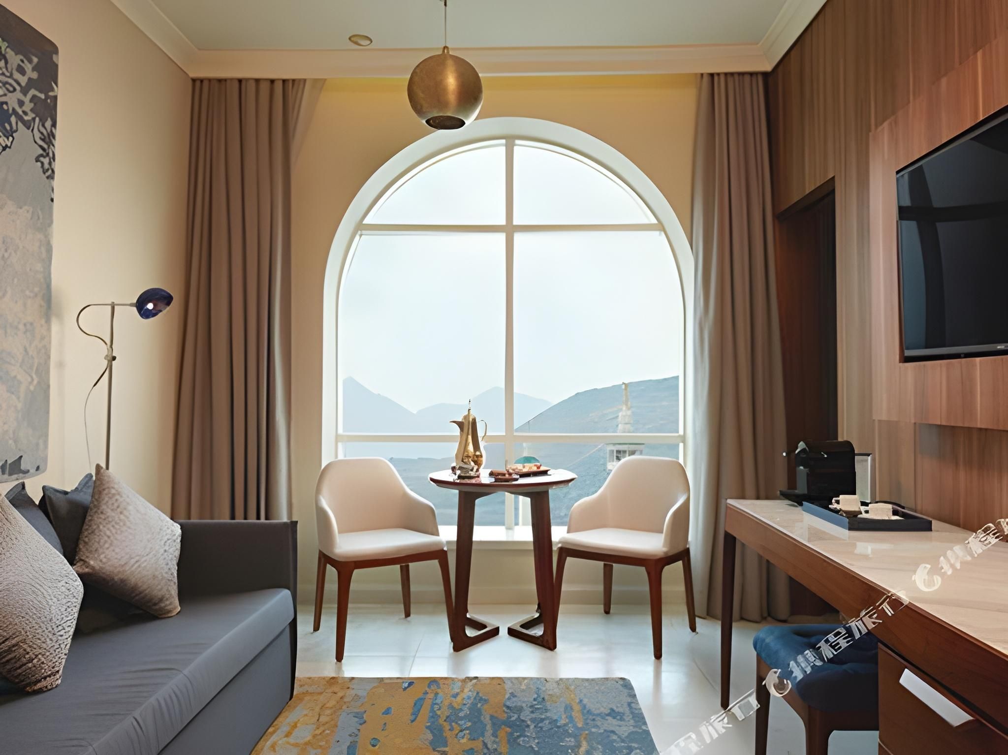 Grand Deluxe King Room