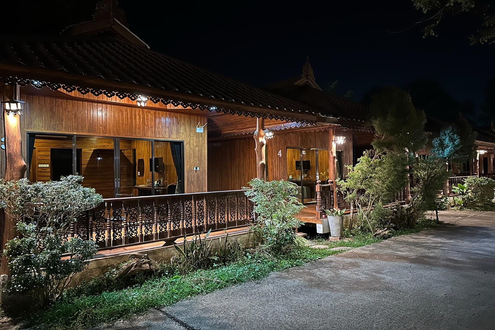 Phra Chan Khiang Dao Resort