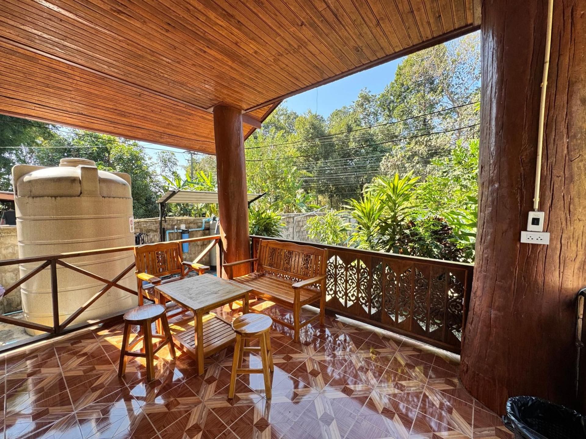 Bansuan Hotel  Family Room 2