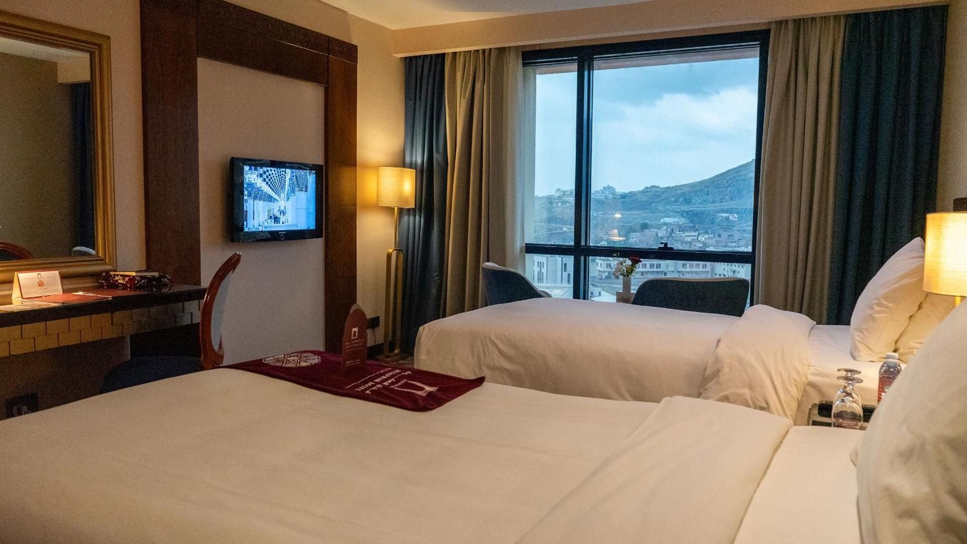 Al Safwa Hotel Tower 1 2-Bedroom Kaaba View Royal Suite 2